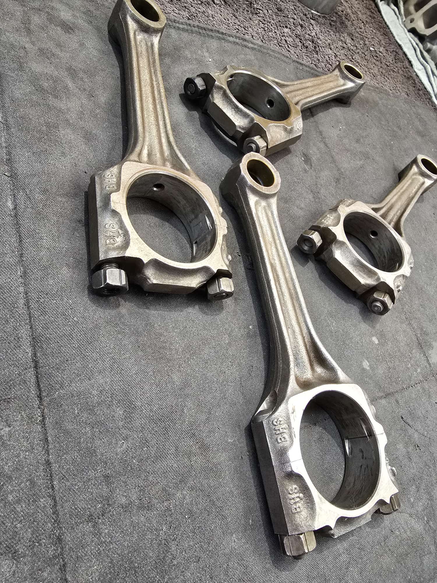 Pleuel für den ABF und 2E Motor mit 21mm Kolbenbolzen und 159mm Lang