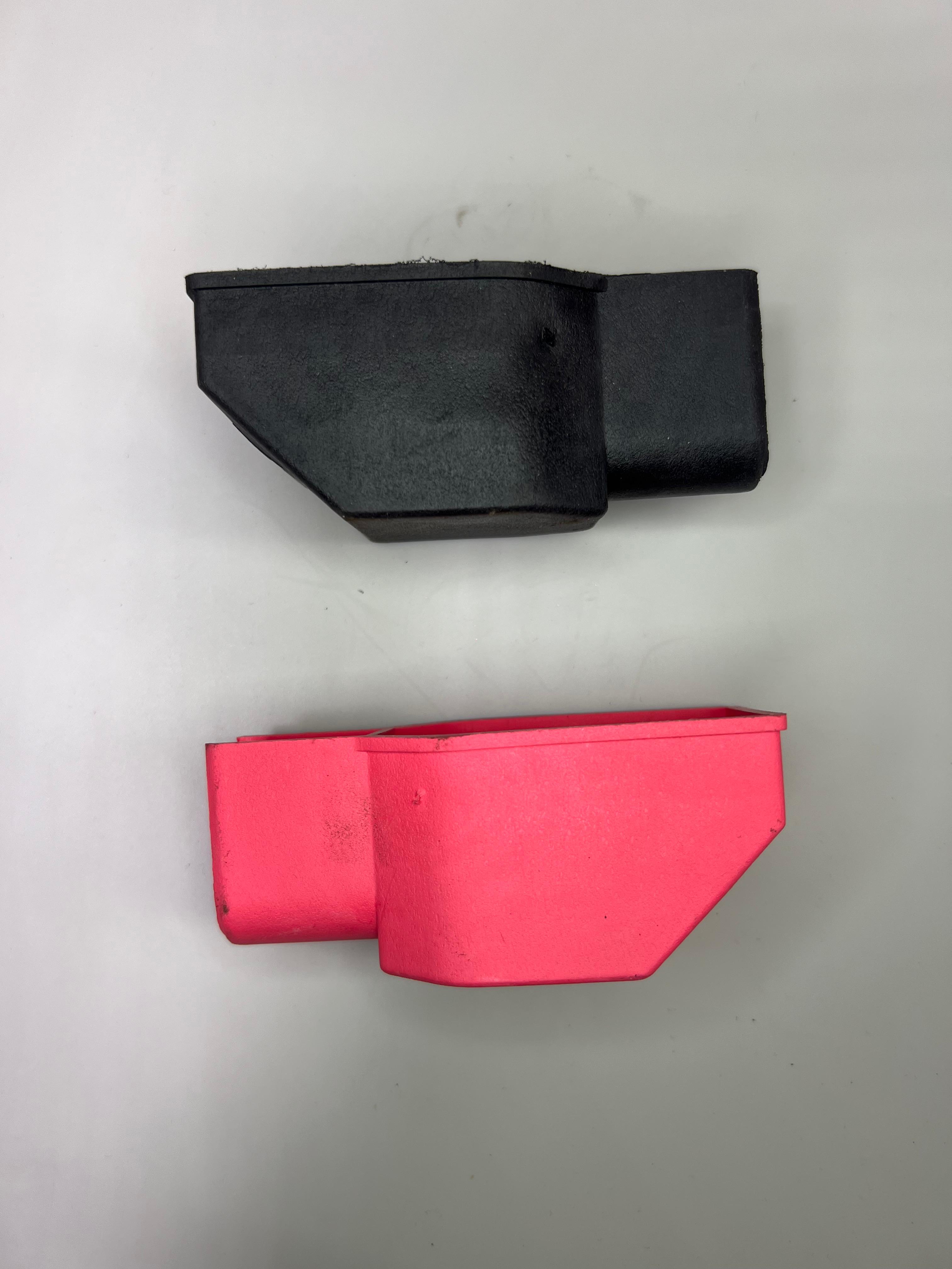 Abdeckung, Batteriepolklemme Schwarz und Rot für Plus und Minus Polklemmen