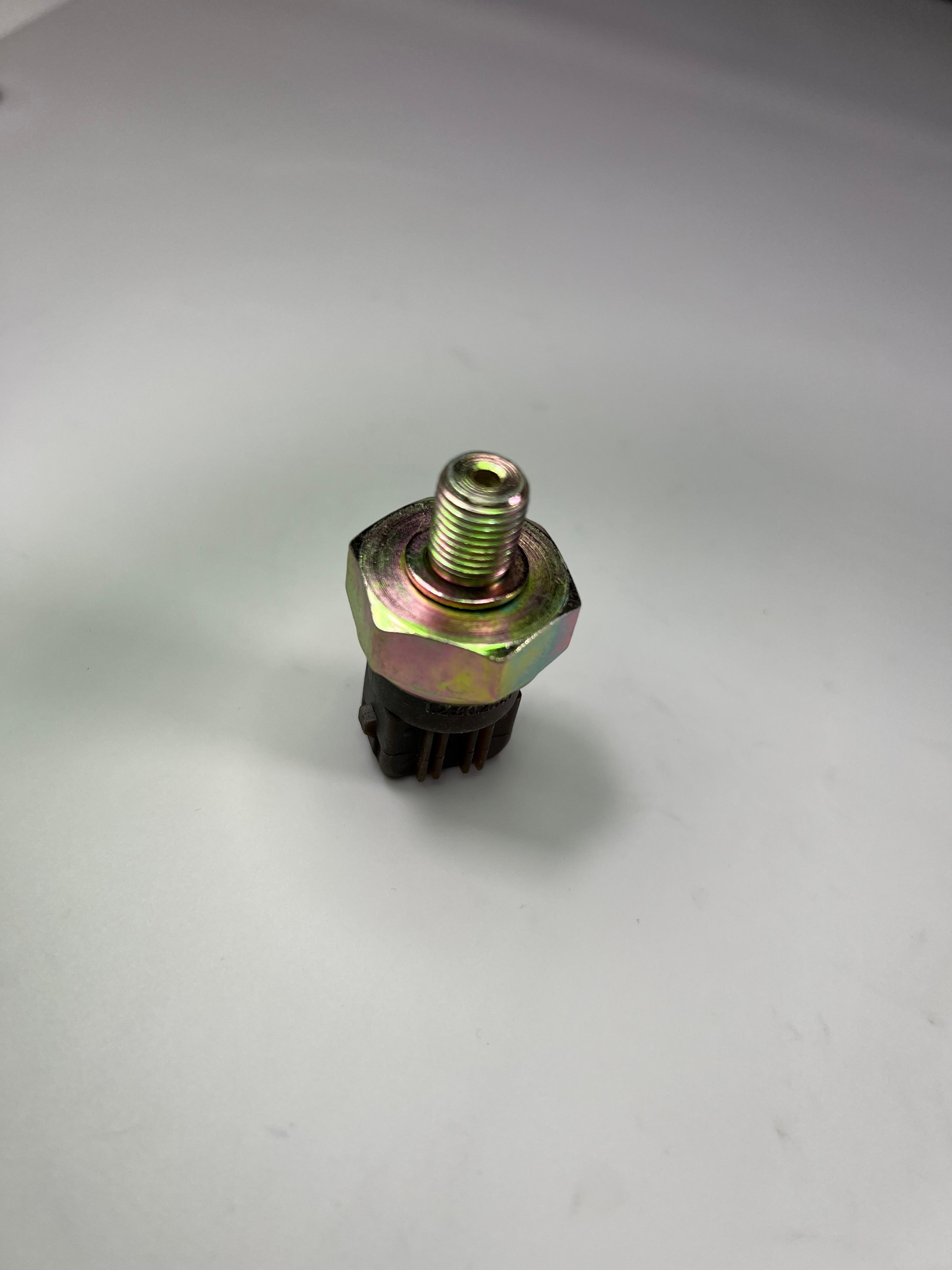 Kraftstoffdruckschalter Schalter für Kraftstoffdruck für G60 Motoren Teilenummer 357 919 081