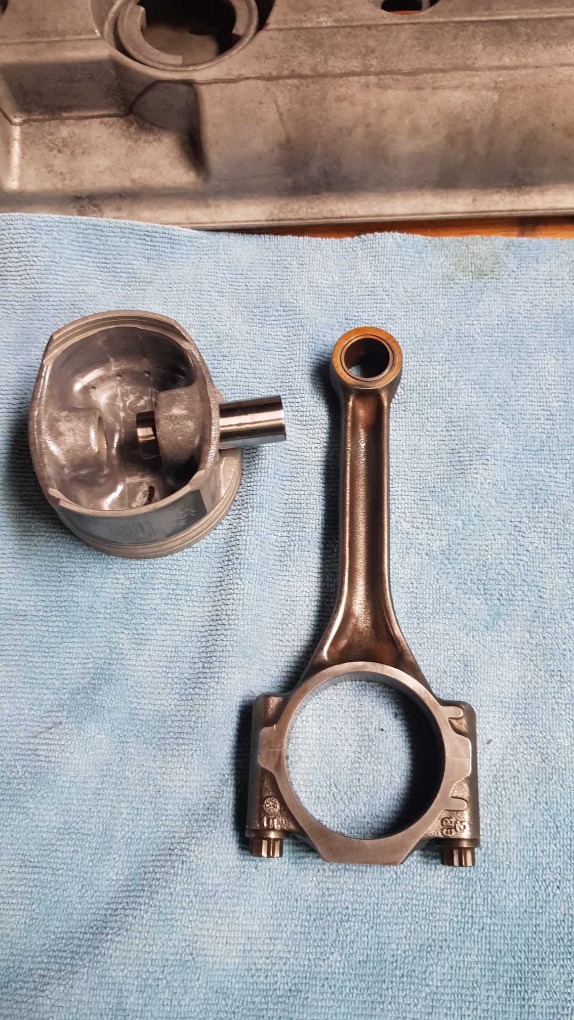 Pleuelschrauben Pleuelschraubensatz mit Muttern für VW Motoren 1,4 Liter 16V Motoren