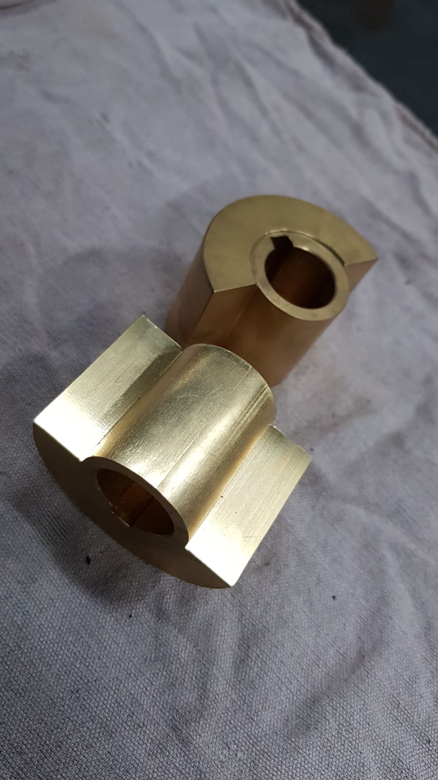 Gegengewicht aus Messing für G60 Lader / G65 Lader. Das Gegengewicht wird gebraucht, um Schwingungen