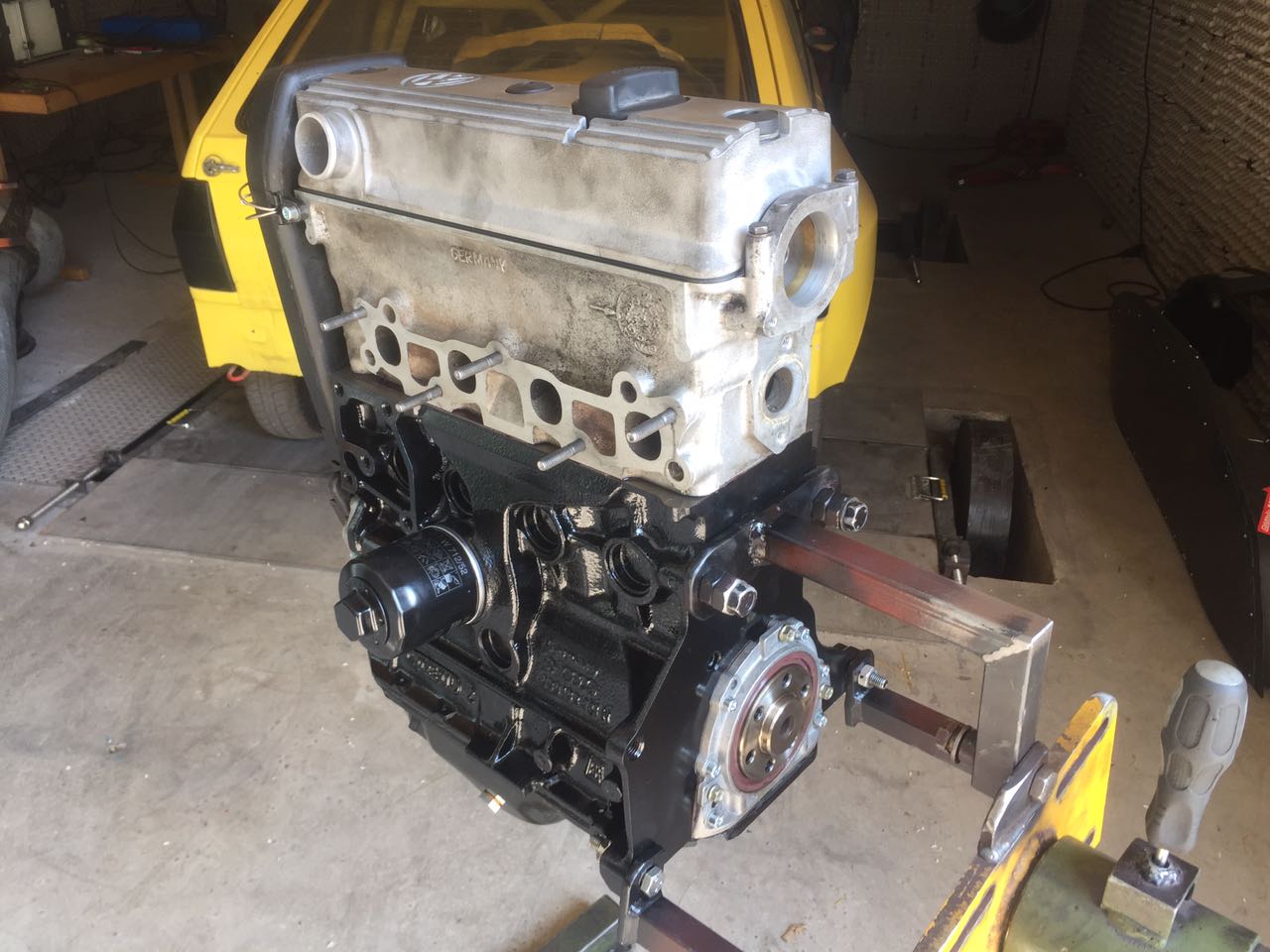Polo G40 Tauschmotor mit neuen Kolben  Motorkennung: PY ab Baujahr 1988 mit gestecktem Wasserrohr