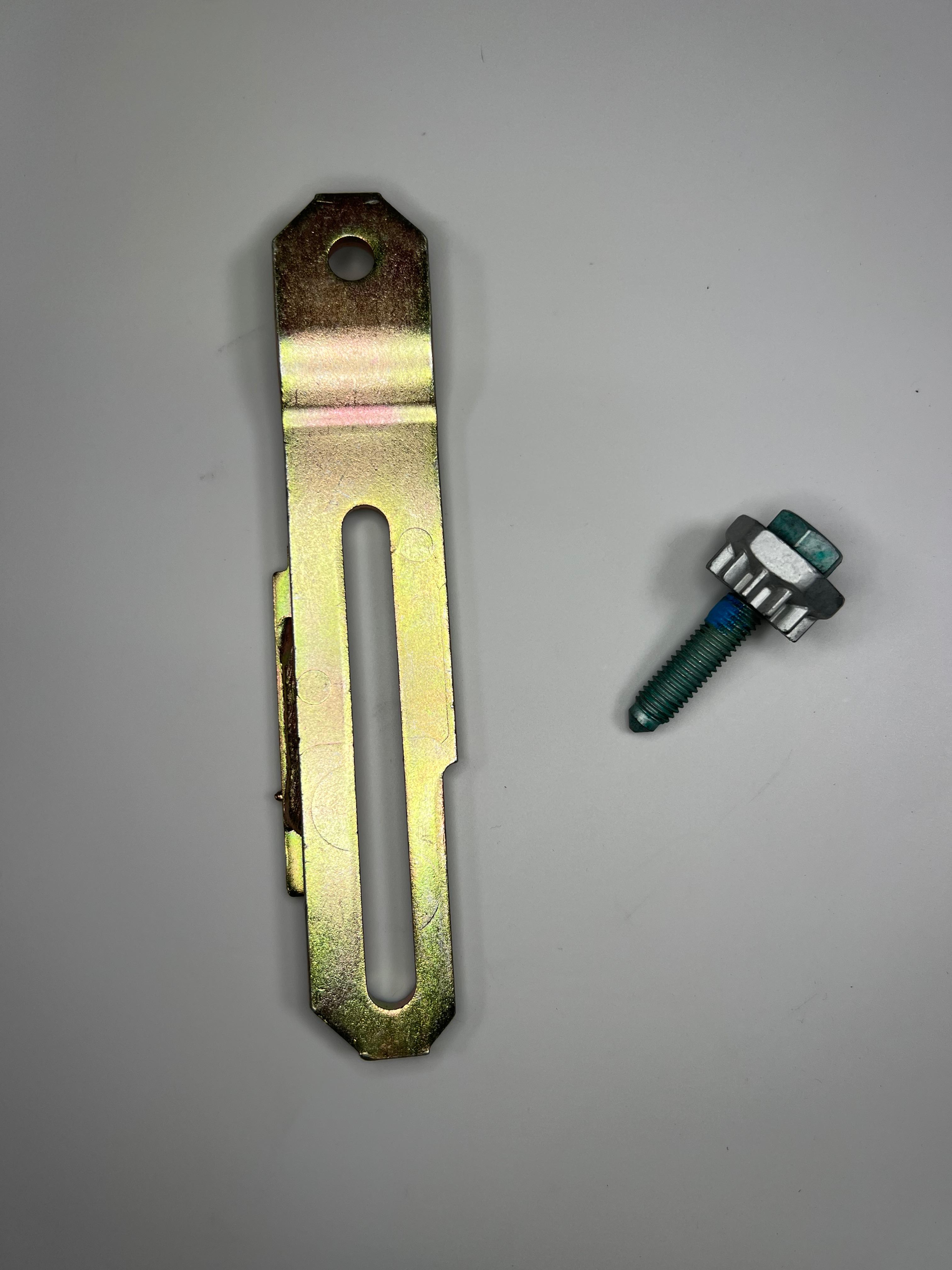 Lichtmaschinenhalter Generatorhalter Stütze Spannhebel Golf II mit verstellung original Teilenummer
