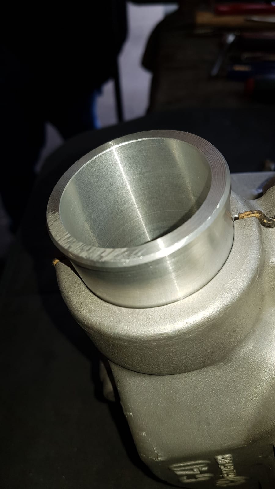 Ansaugstutzen aus Aluminium für Polo G40 Ansaugschlauch vom Luftfilterkasten zum G-Lader Generation