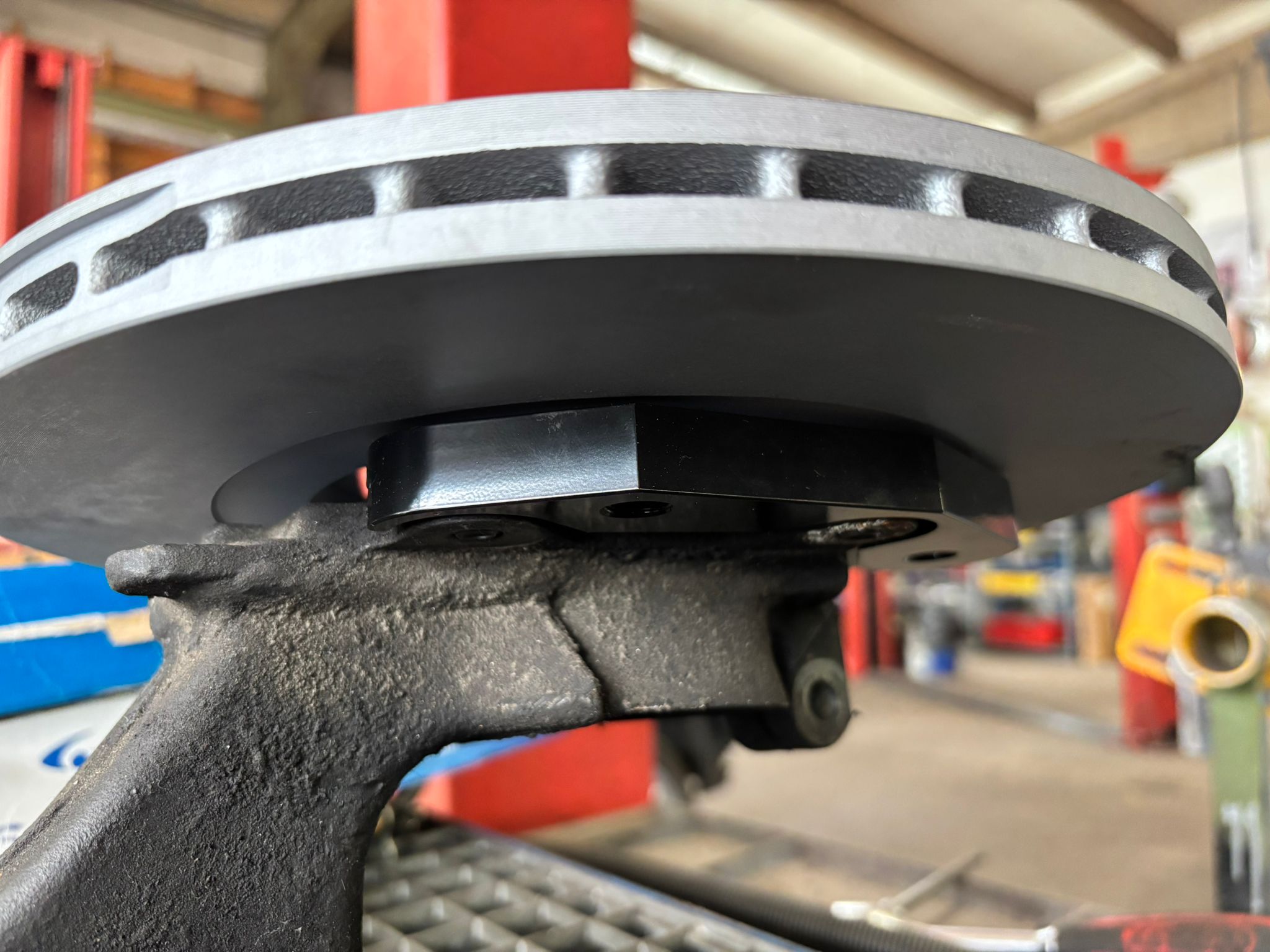 Bremssatteladapter für alle Golf 1 Caddy und Polo I bis III mit G60 oder 16V Bremssättel