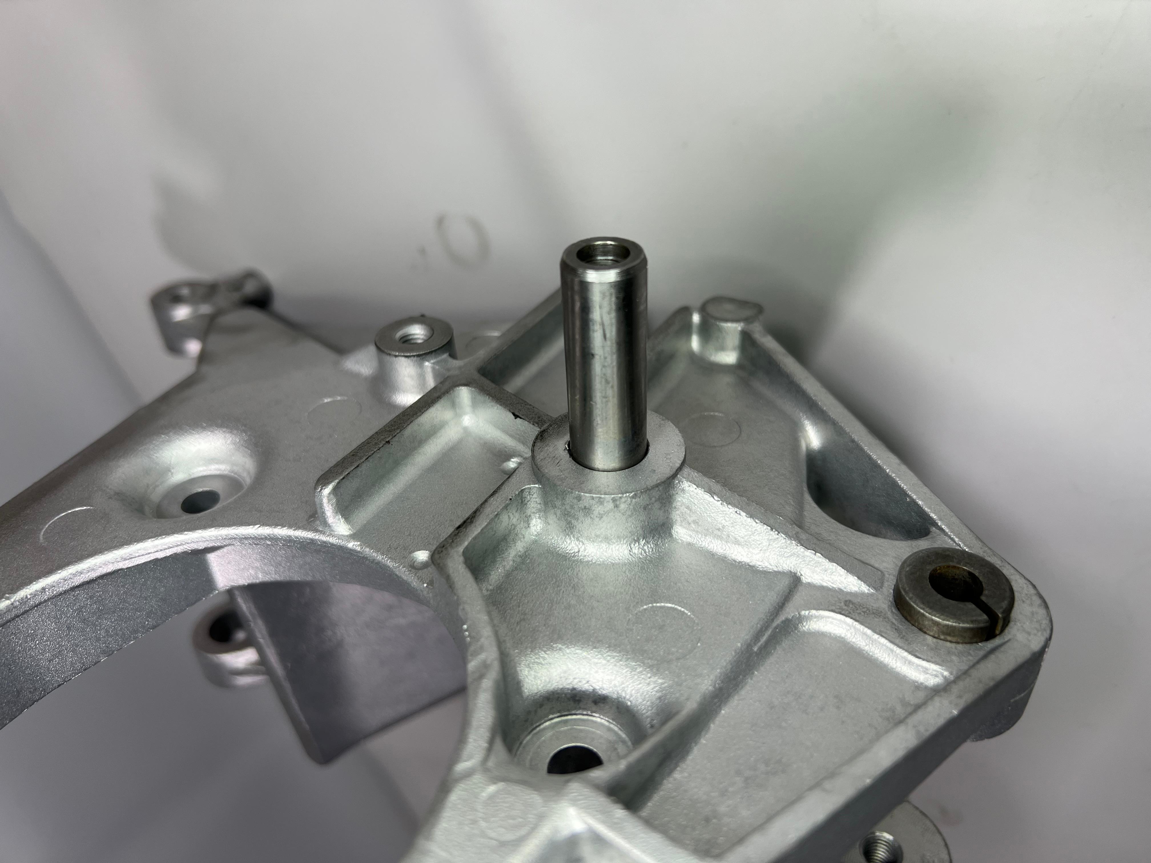 Halter für G60 Lader original Teilenummer : 037 145 491 A