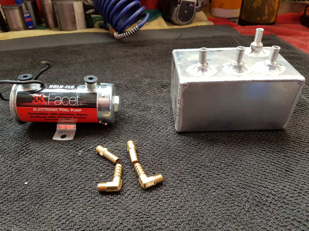 Doppelvergaser Kraftstoffpumpe Silver Top mit Catchtank