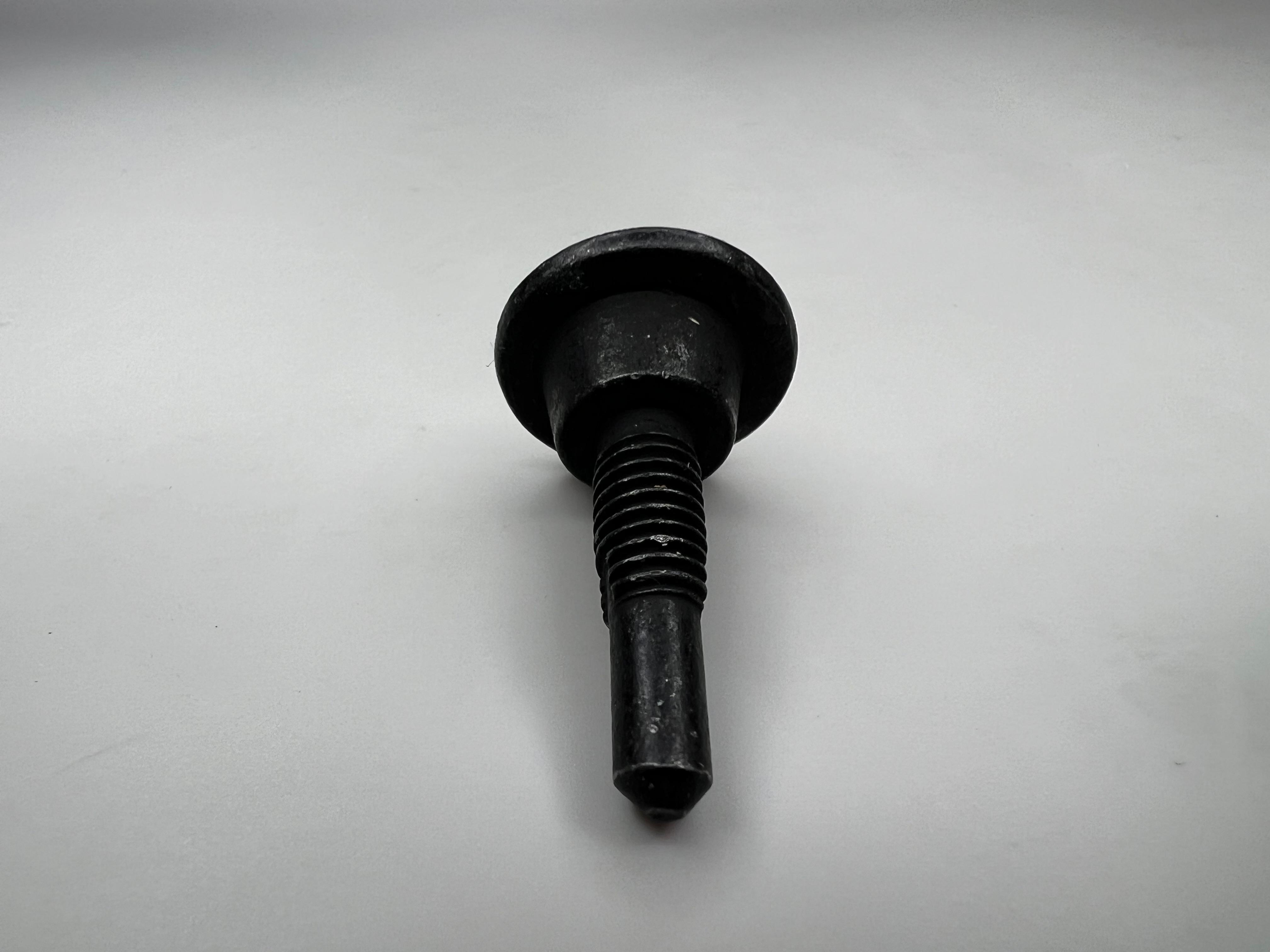 Schraube für die Stoßfänger für vorne und hinten  Polo III 86c Polo G40