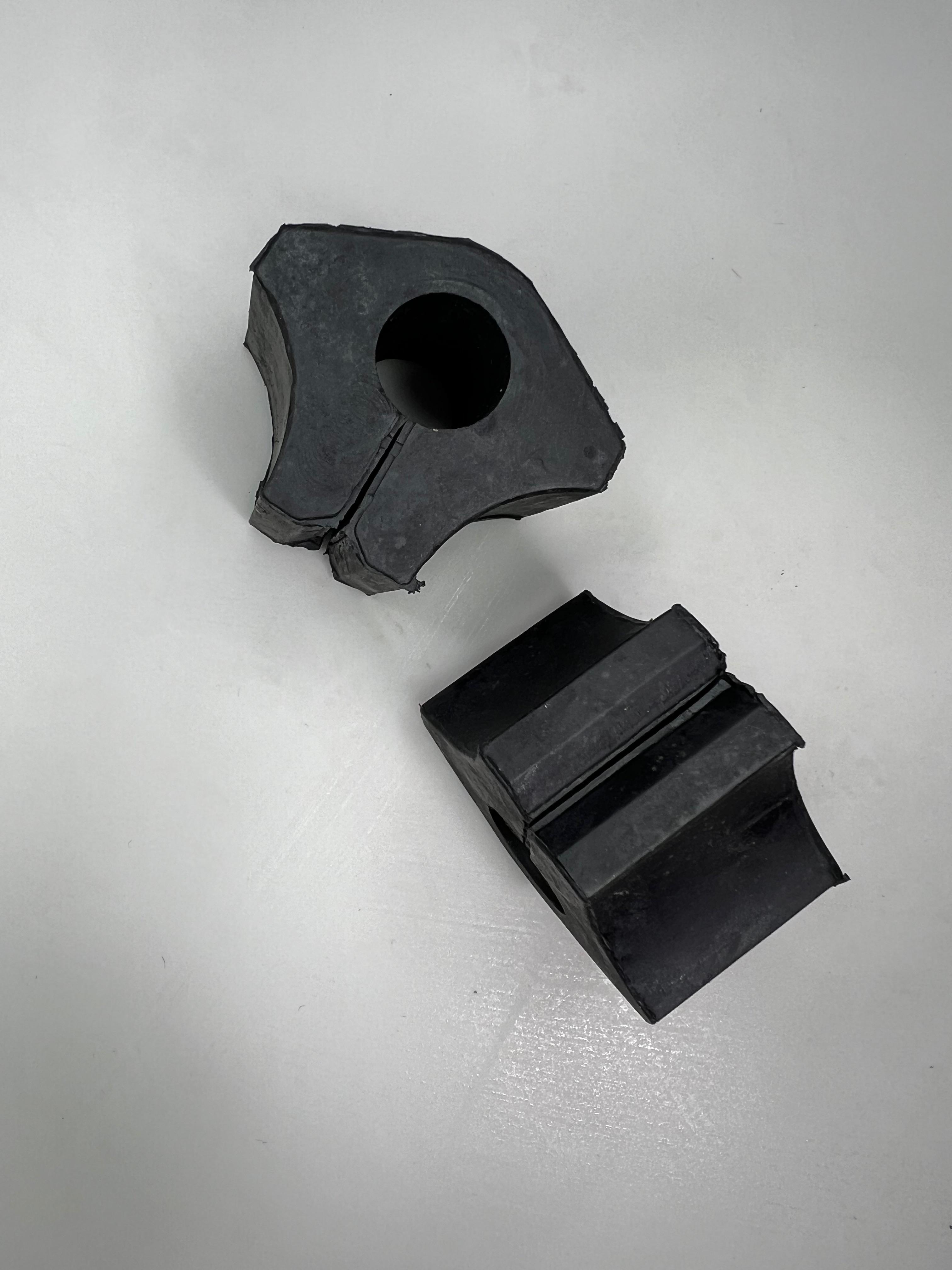 Golf 3 Hinterachs Gummilager für den Stabilisator original Teilenummer 871 511 423