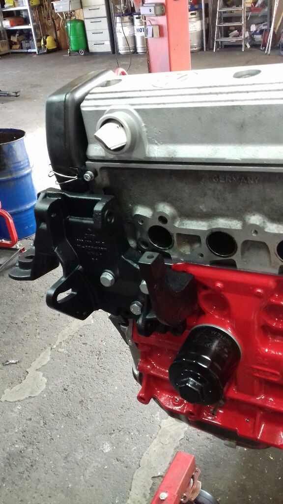 Halter für G40 oder G60 Lader im Polo G40 mit 3 Befestigungsschrauben
