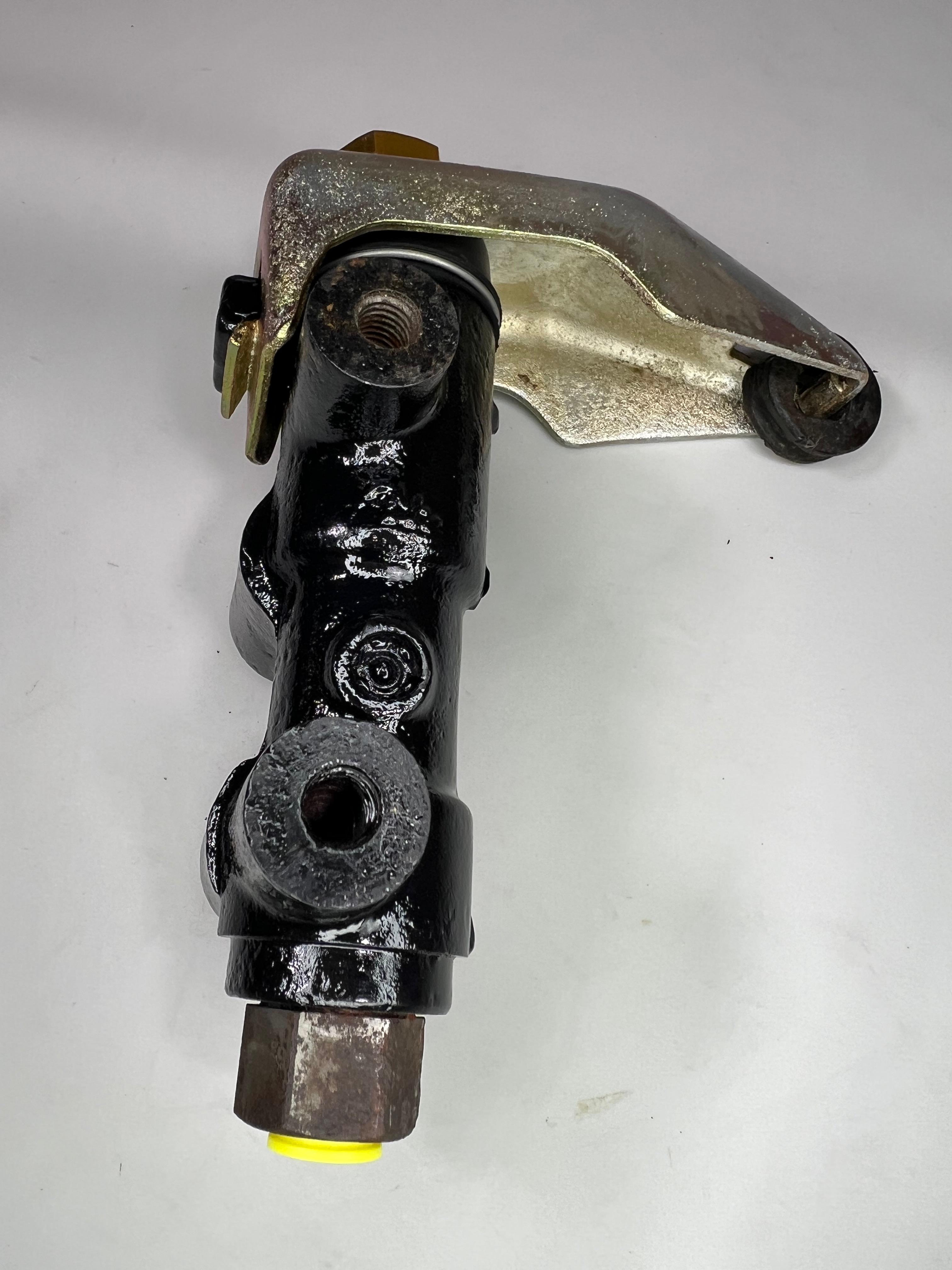 Bremskraftregler Achslastregler für Golf 1 Original Nummer : 841 612 151