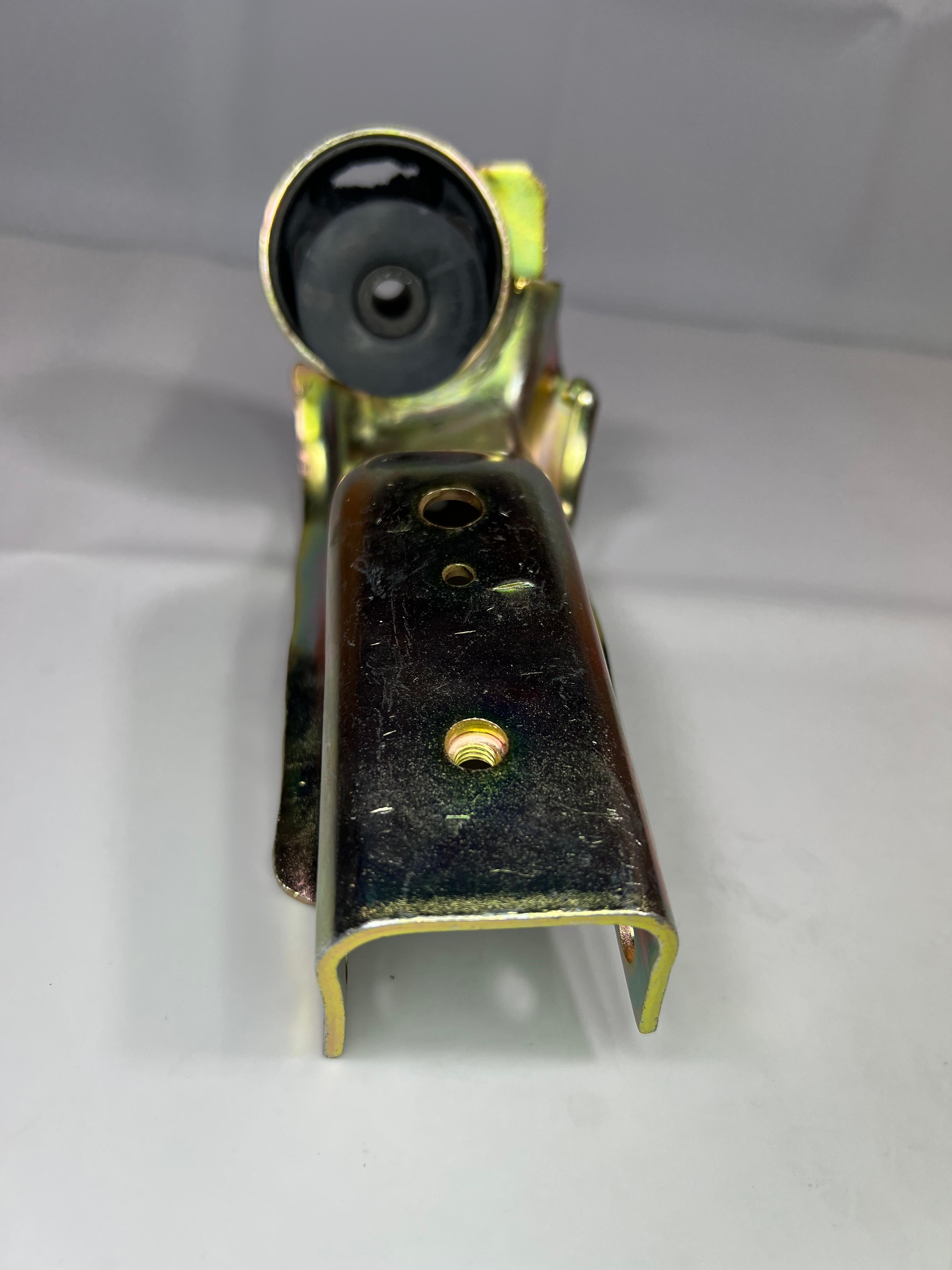 Getriebe Halter Golf 1 mit 5 Gang 020 Getriebe  original Teilenummer : 171 399 113 H