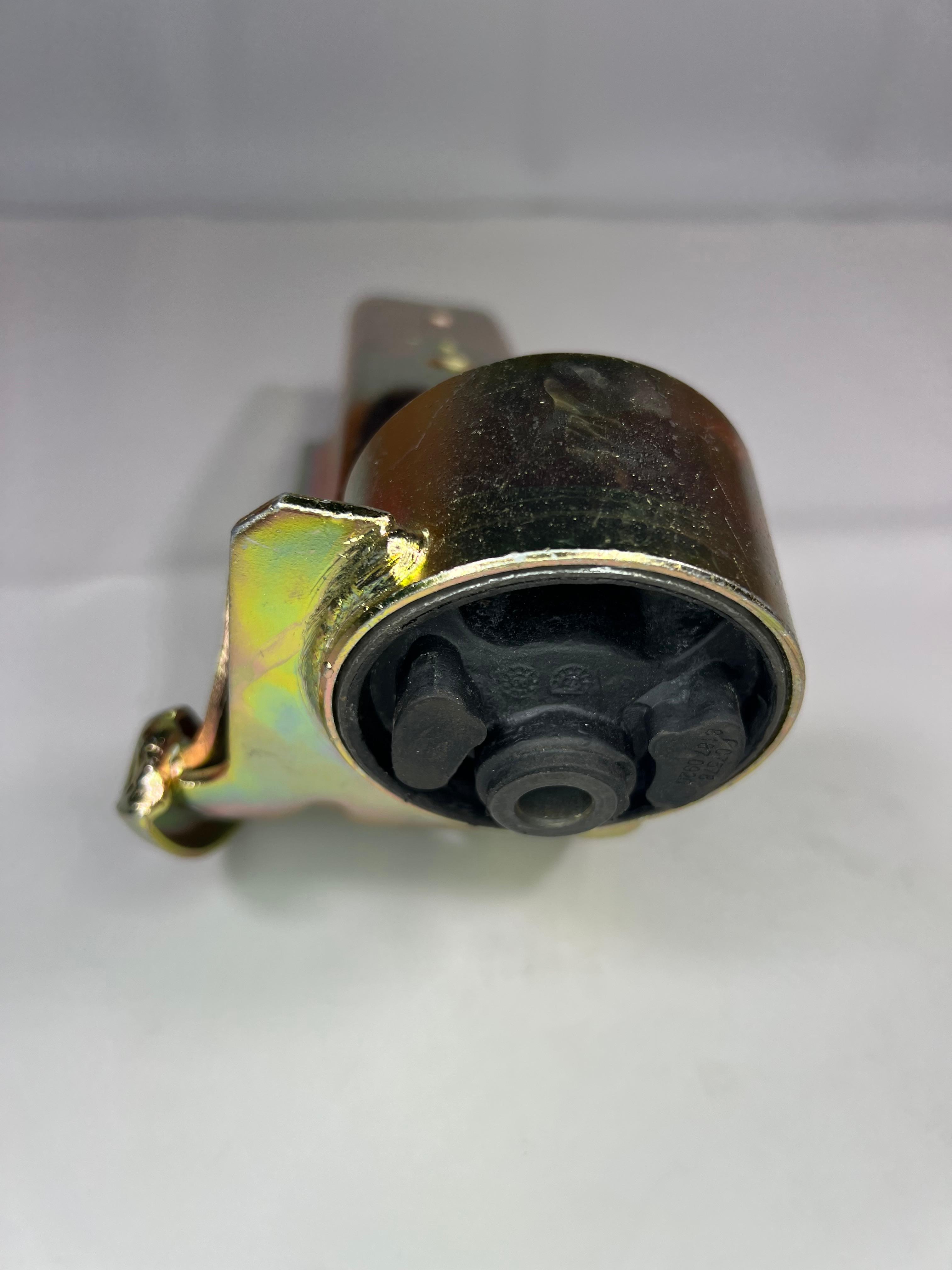 Getriebe Halter Golf 1 mit 5 Gang 020 Getriebe  original Teilenummer : 171 399 113 H