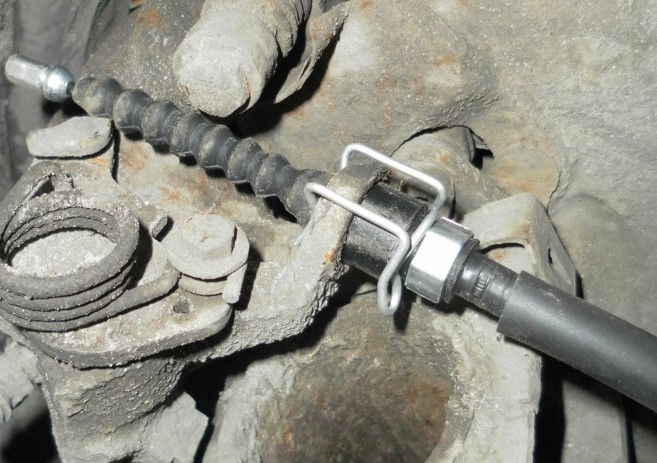 Federklammer Klammer am Handbremszug Handbremsseil der Scheibenbremsen