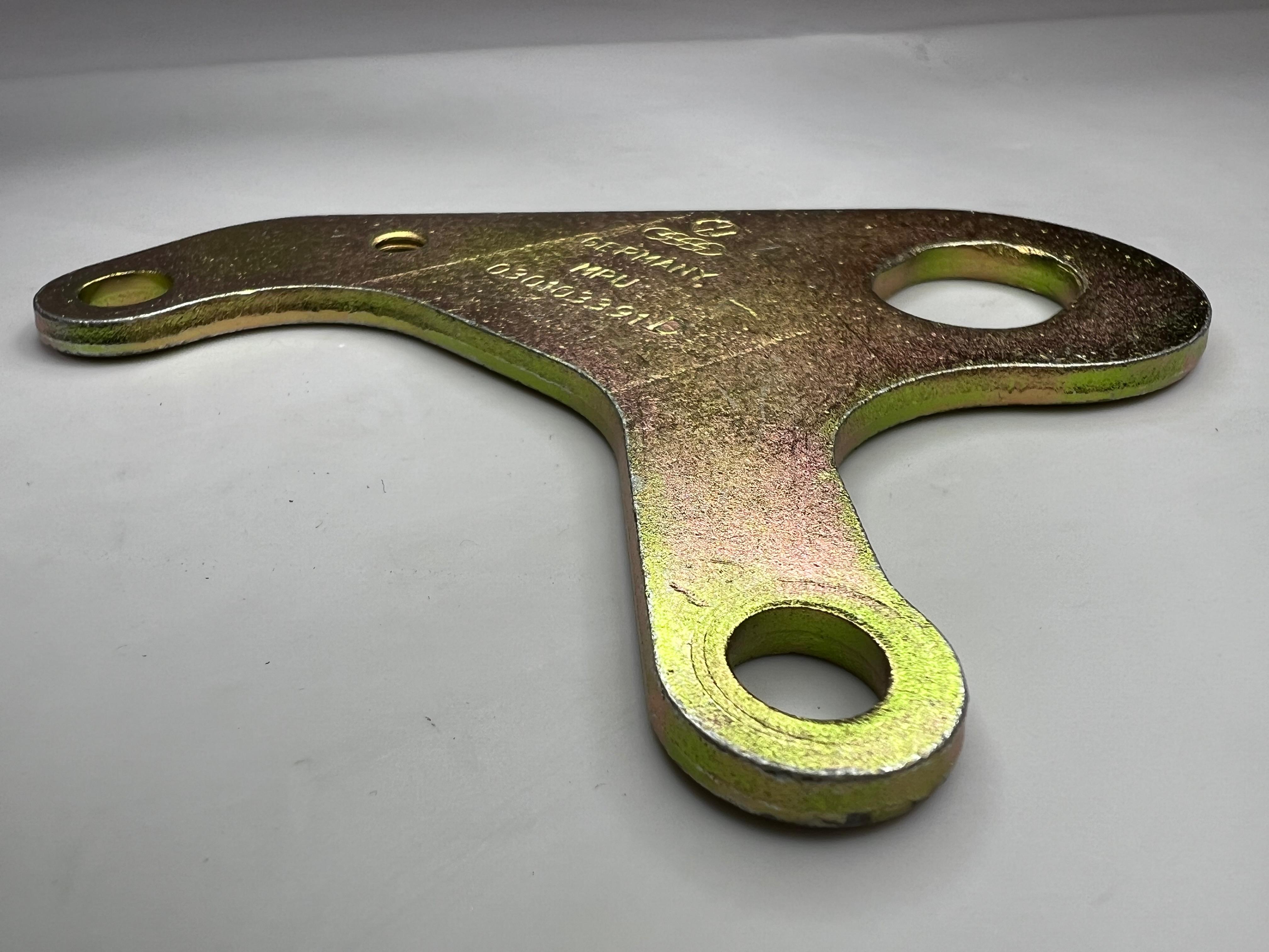 Halter am Polo Hydrostößel Zylinderkopf   Original Nummer : 030 103 391 D