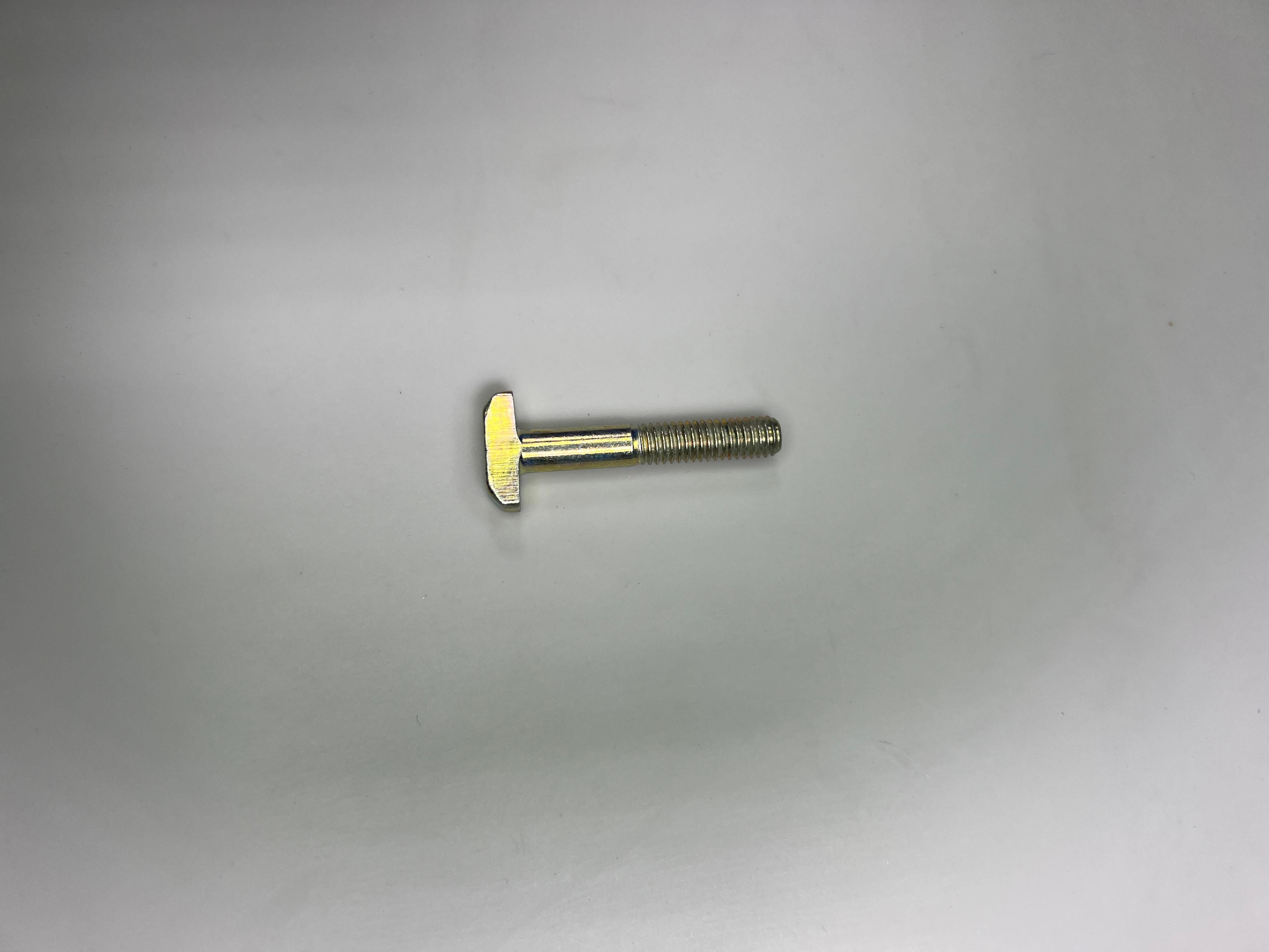 Hammerschraube M 6x35 für G60 zwischen Zahnriemenschutzunterteil und Wasserpumpe