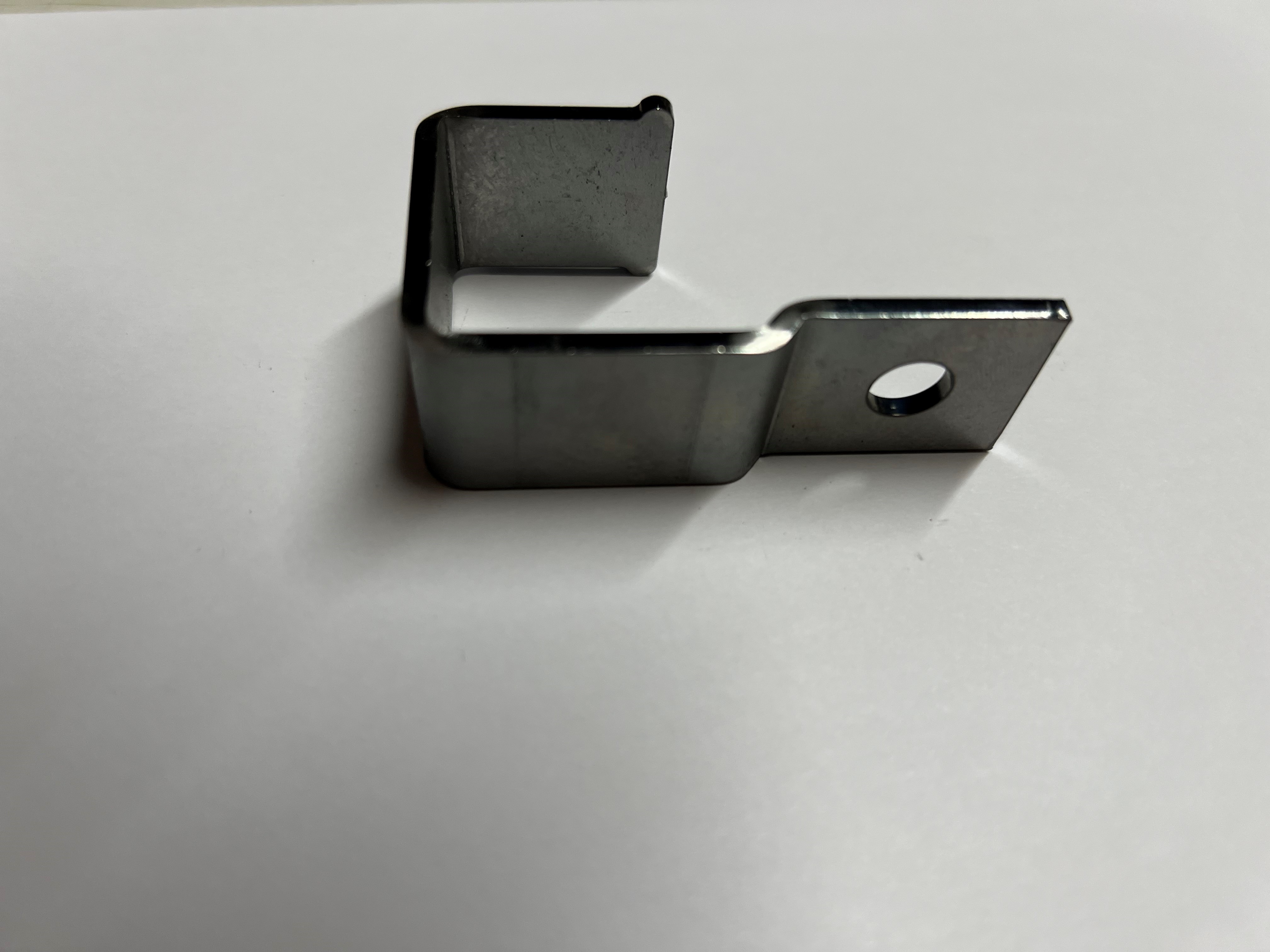Halter vom Leerlaufsteller , Leerlaufregelventil  G60 PG Original Teilenummer 037 133 446 F