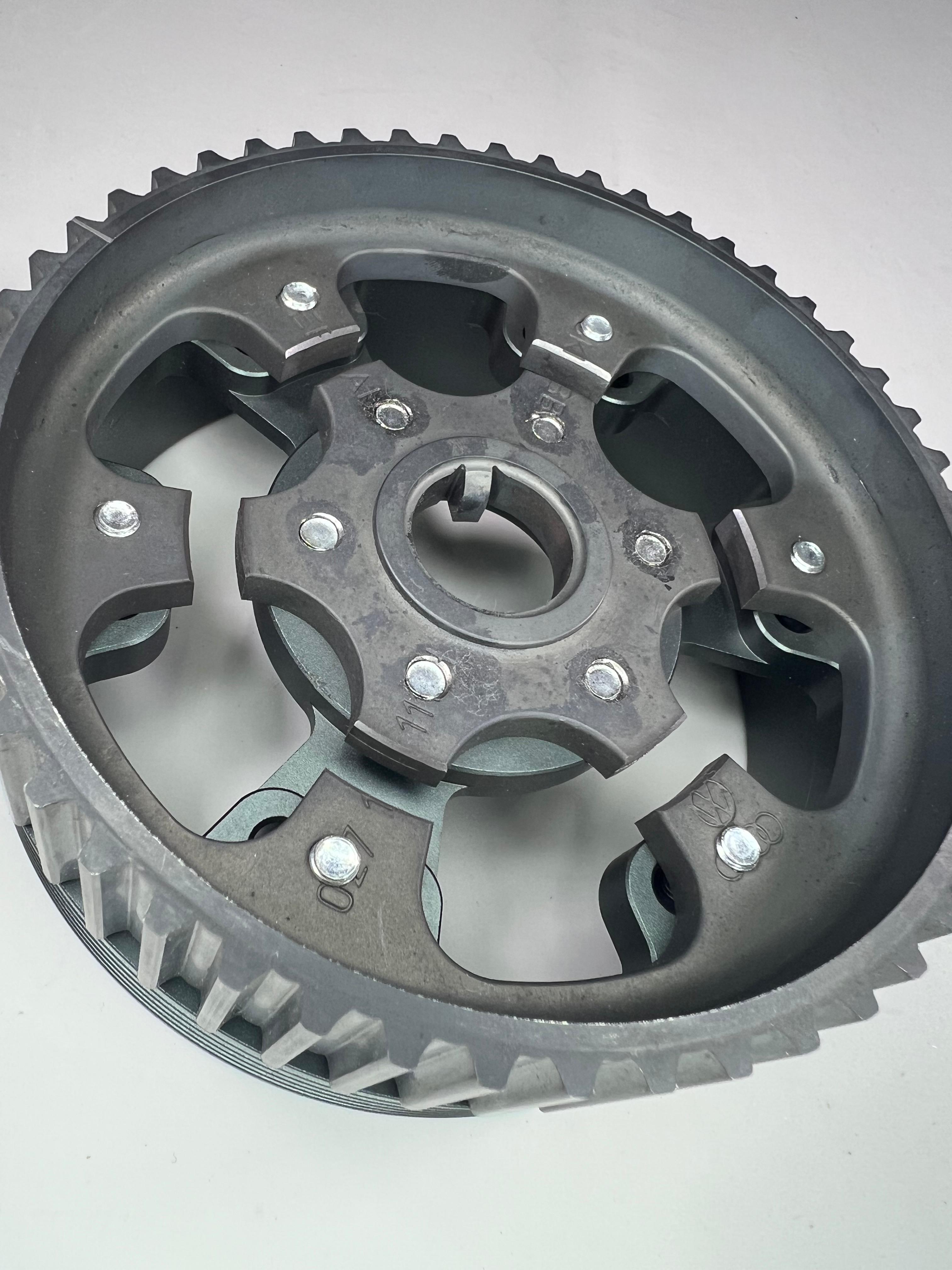 Verstellbares Nockenwellenrad für die 16VG60 Motoren mit 5PK Flachriemenrad zum Generator