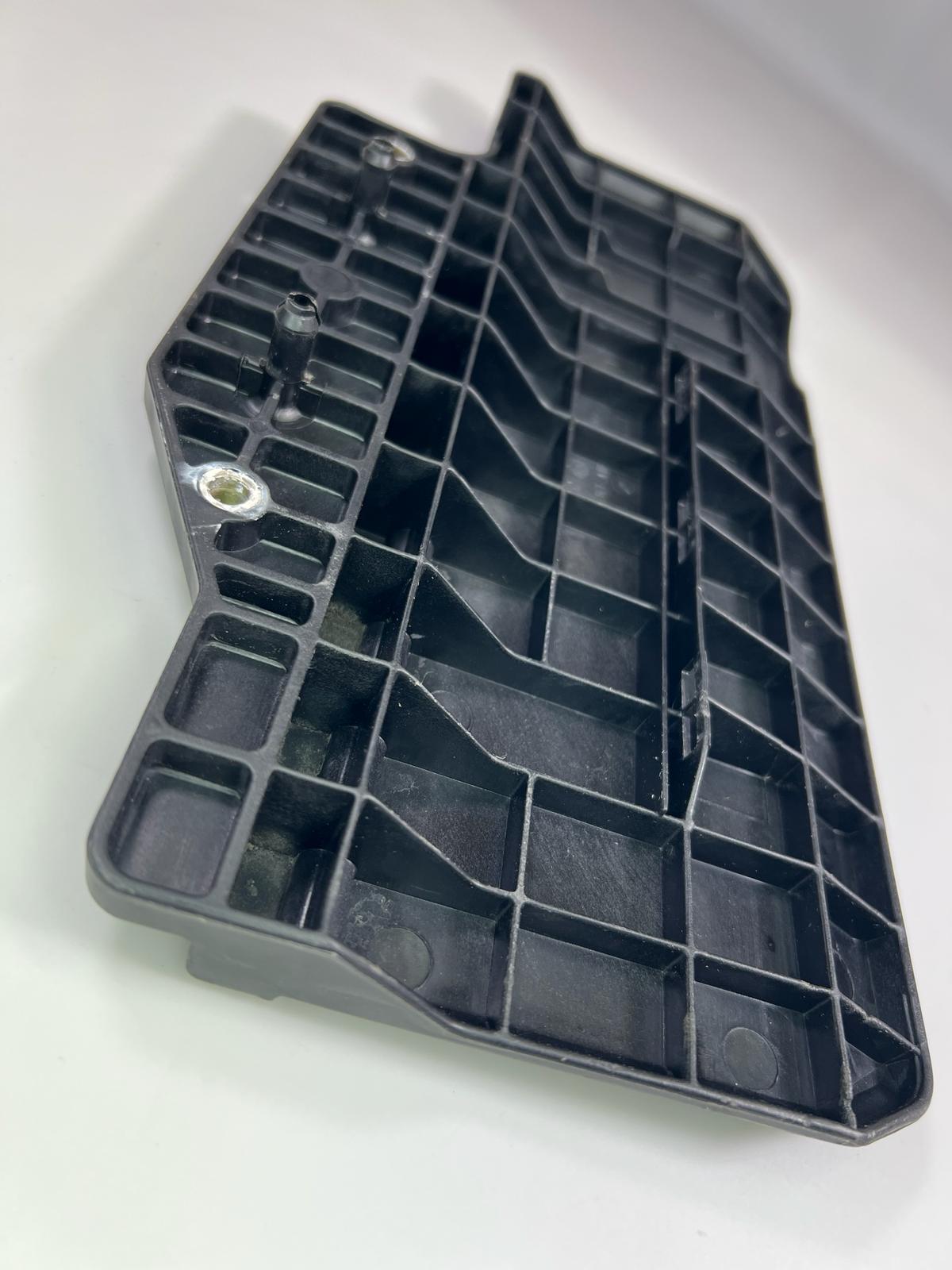Abdeckung für den Kühler Lüfter Abdeckblech oberteil für Polo III G40 Gebrauchtteil