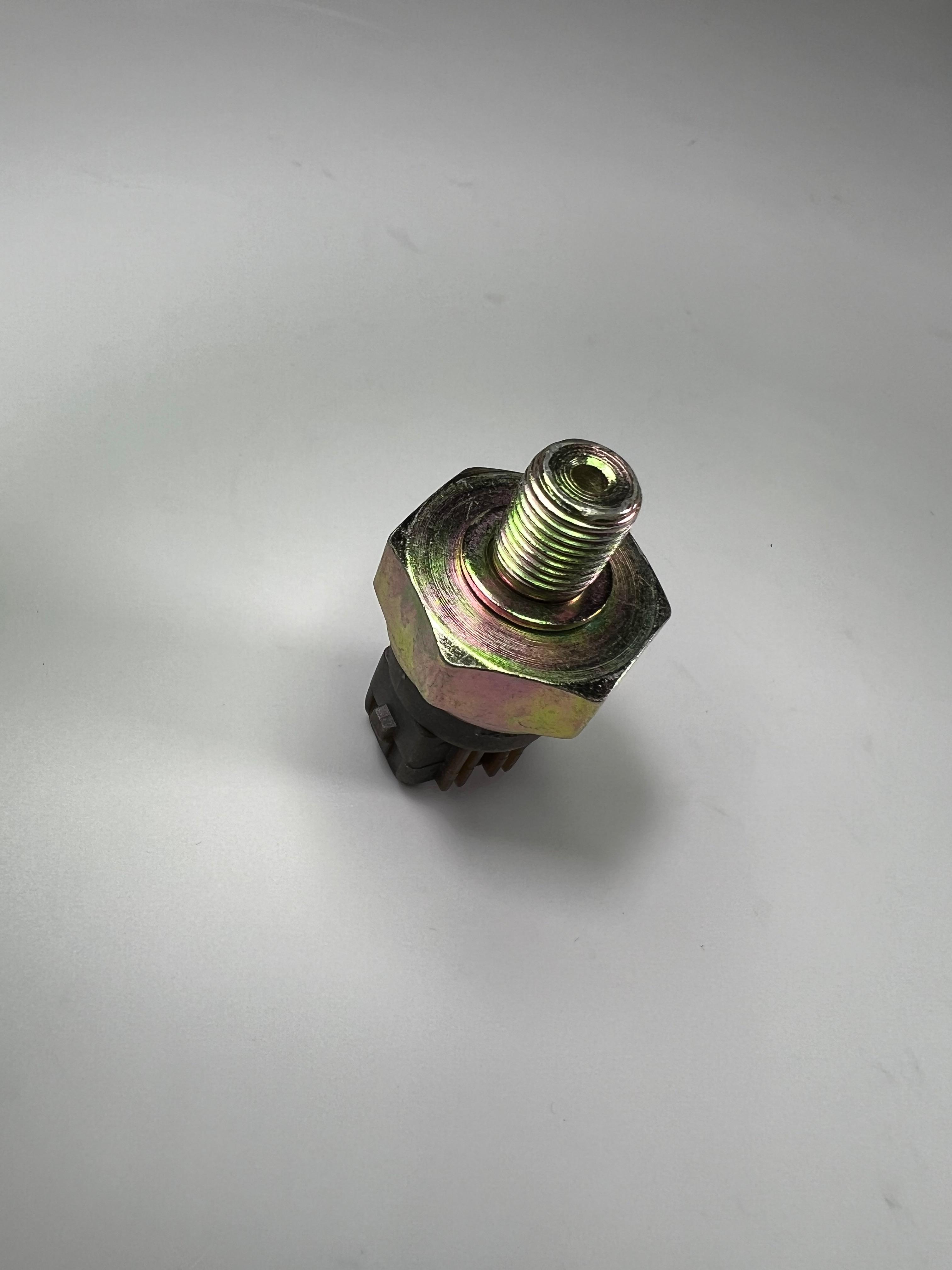 Kraftstoffdruckschalter Schalter für Kraftstoffdruck für G60 Motoren Teilenummer 357 919 081