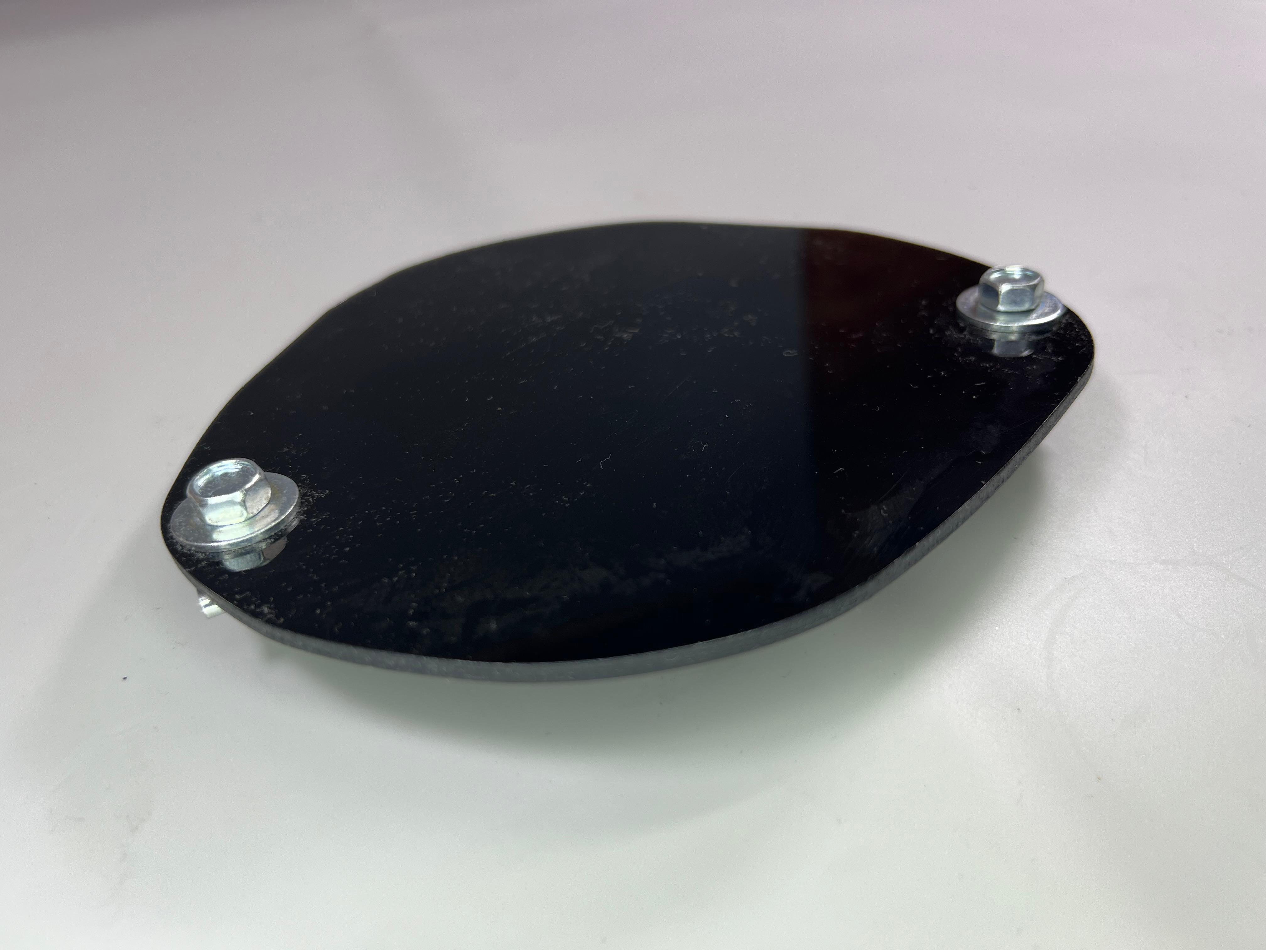 Abdeckplatte aus Kuststoff für das Loch in der Karosserie für den Aktivkohlefilter Behälter Farbe Sc