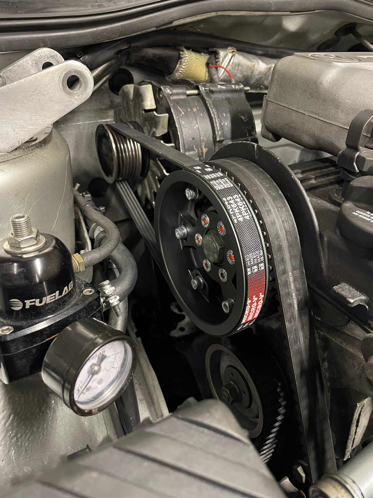 Verstellbares Nockenwellenrad für die 16VG60 Motoren mit 5PK Flachriemenrad zum Generator