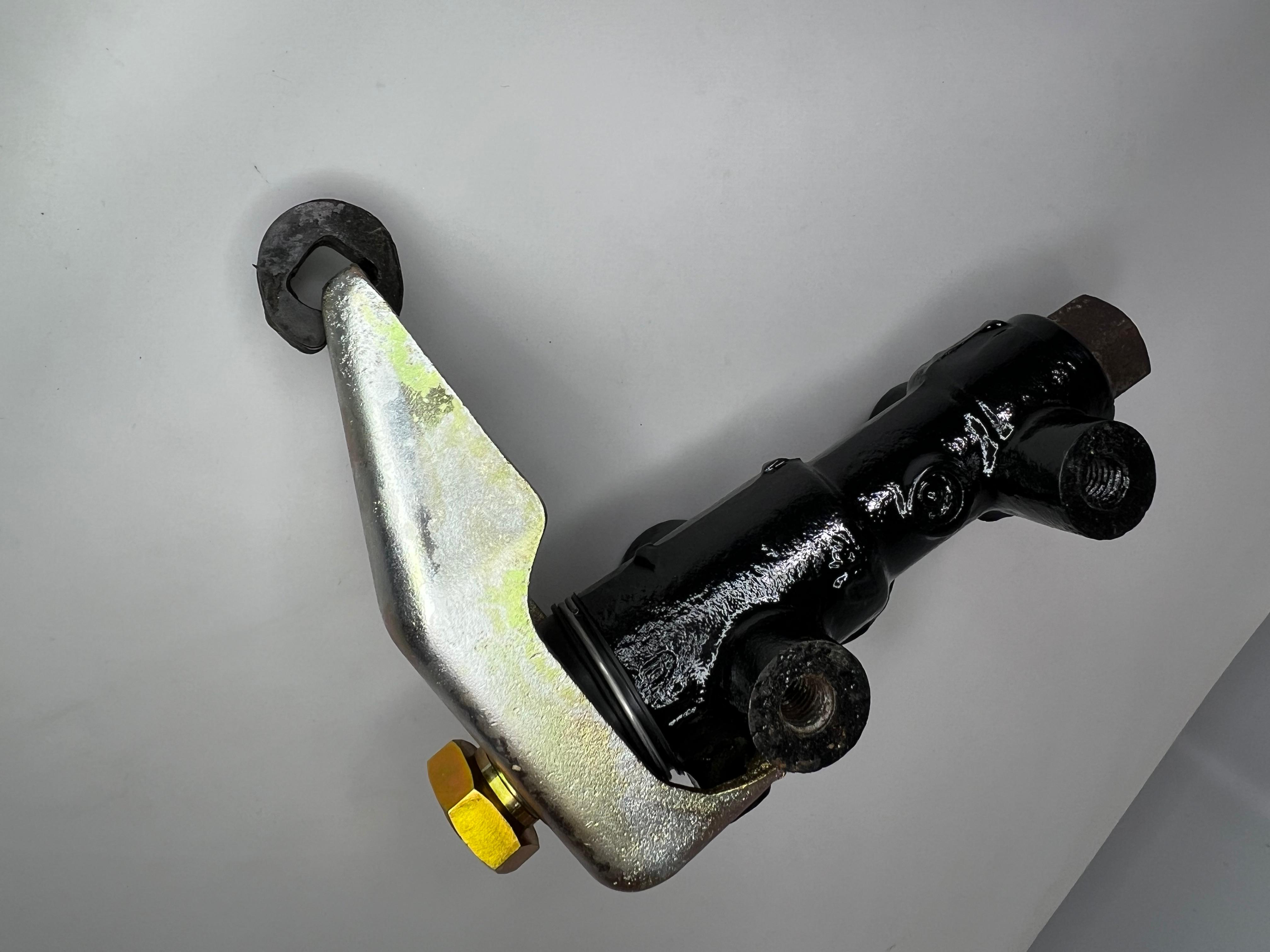 Bremskraftregler Achslastregler für Golf 1 Original Nummer : 841 612 151