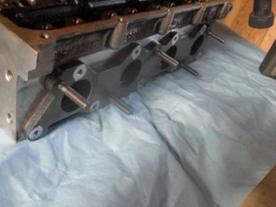 Adapterplatte für den 16V Schlepphebel Zylinderkopf mit G40 Fächerkrümmer