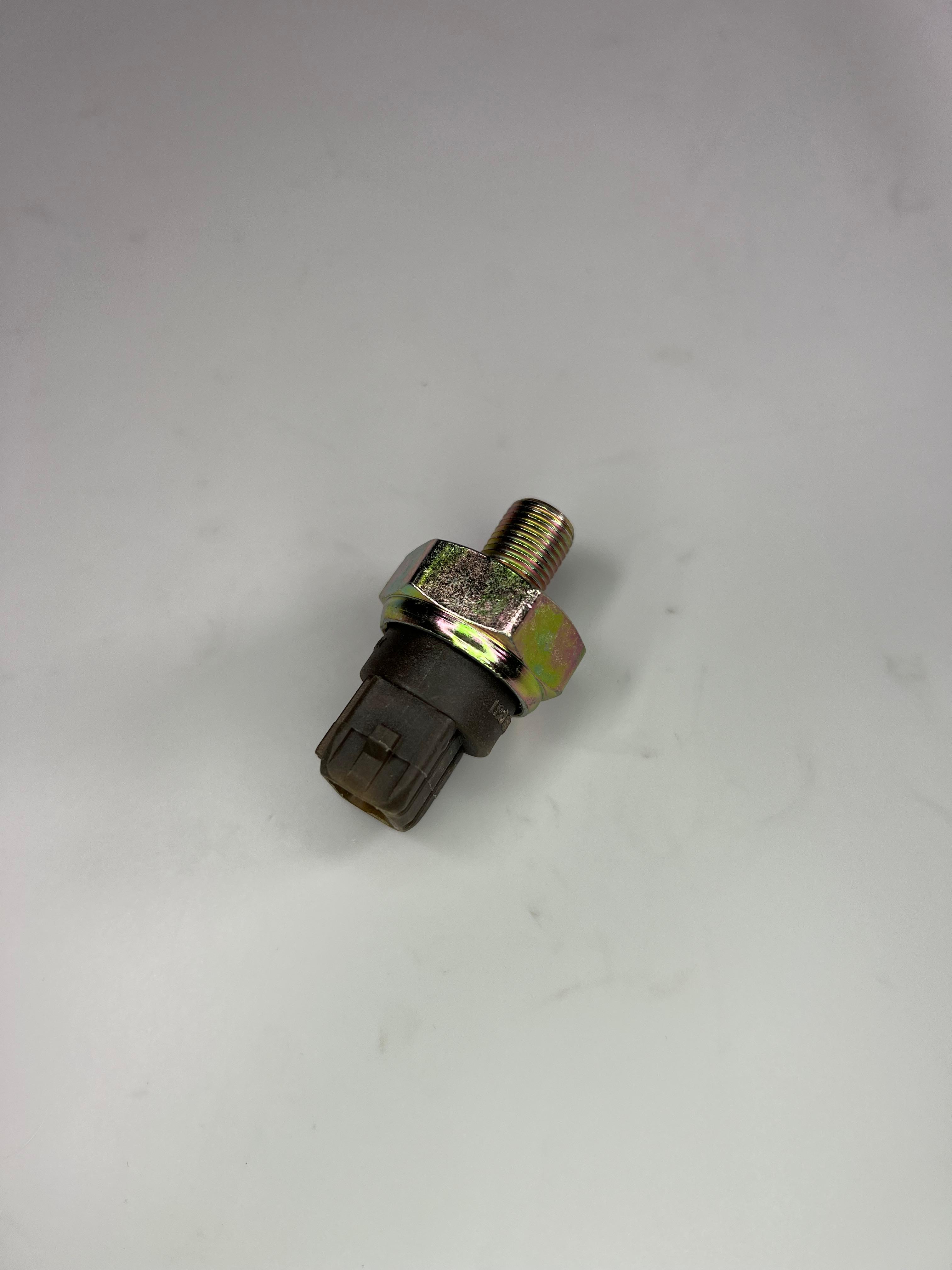 Kraftstoffdruckschalter Schalter für Kraftstoffdruck für G60 Motoren Teilenummer 357 919 081