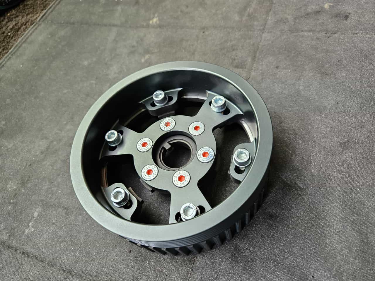 Verstellbares Nockenwellenrad für die 16VG60 Motoren mit 5PK Flachriemenrad zum Generator
