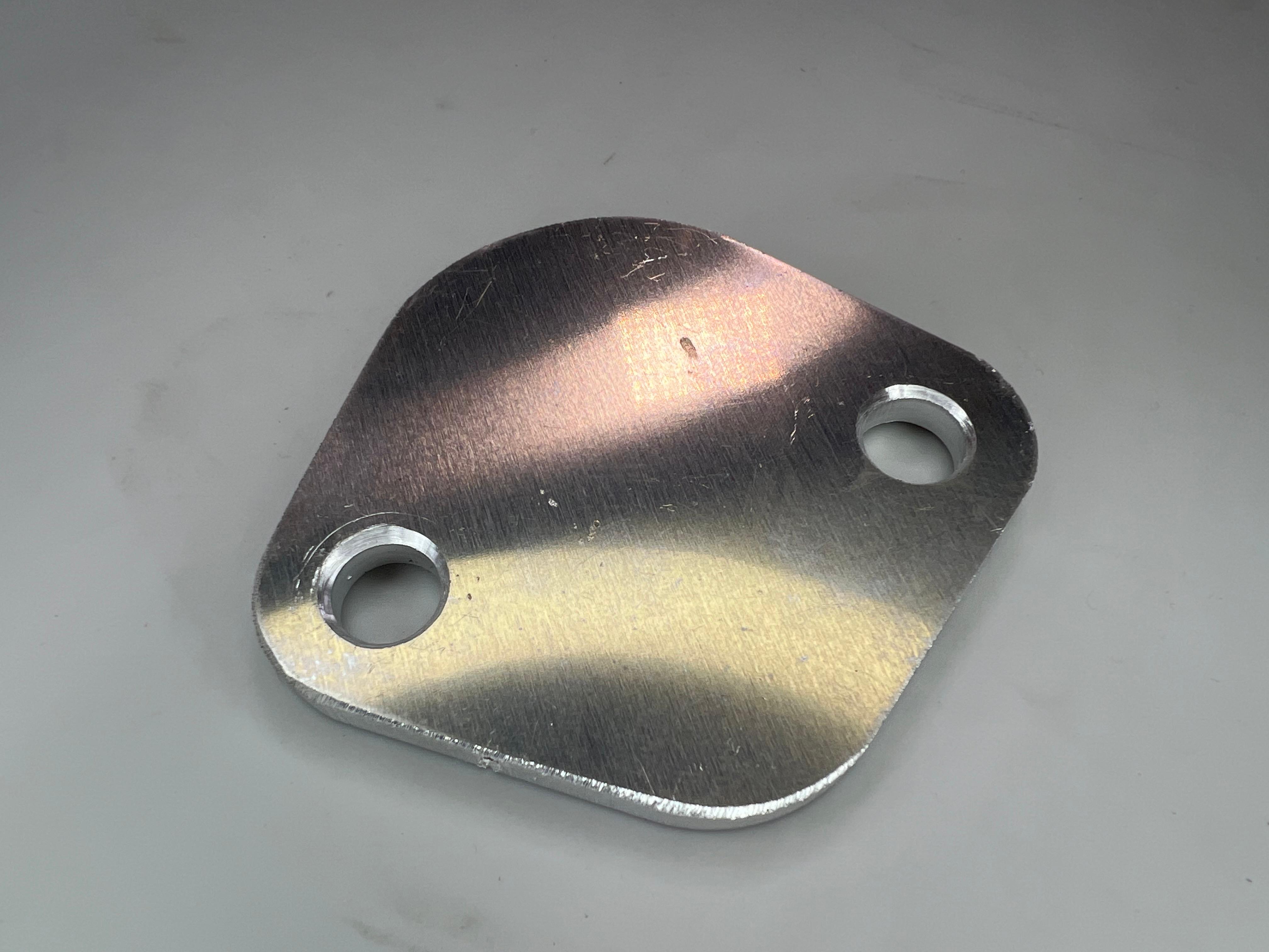 Aluminium Abdeckplatte für die mechanische Kraftstoffpumpe Polo 1 mit Schlepphebelkopf bis Baujahr 1