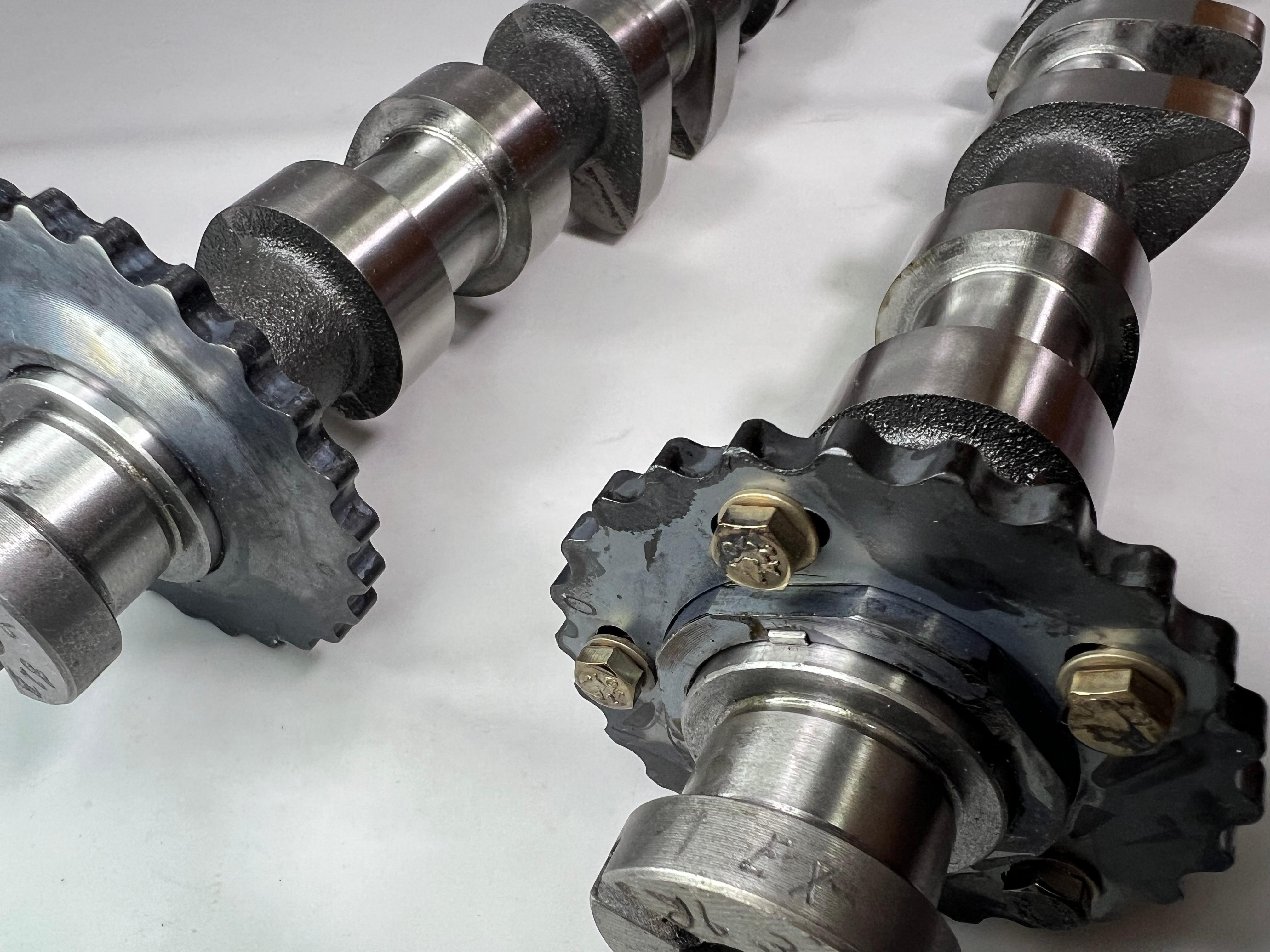 Nockenwellen für den 16V Motor 1,8 1,9 2,0 Liter mit montierten Zahnrädern für aufgeladene Motoren