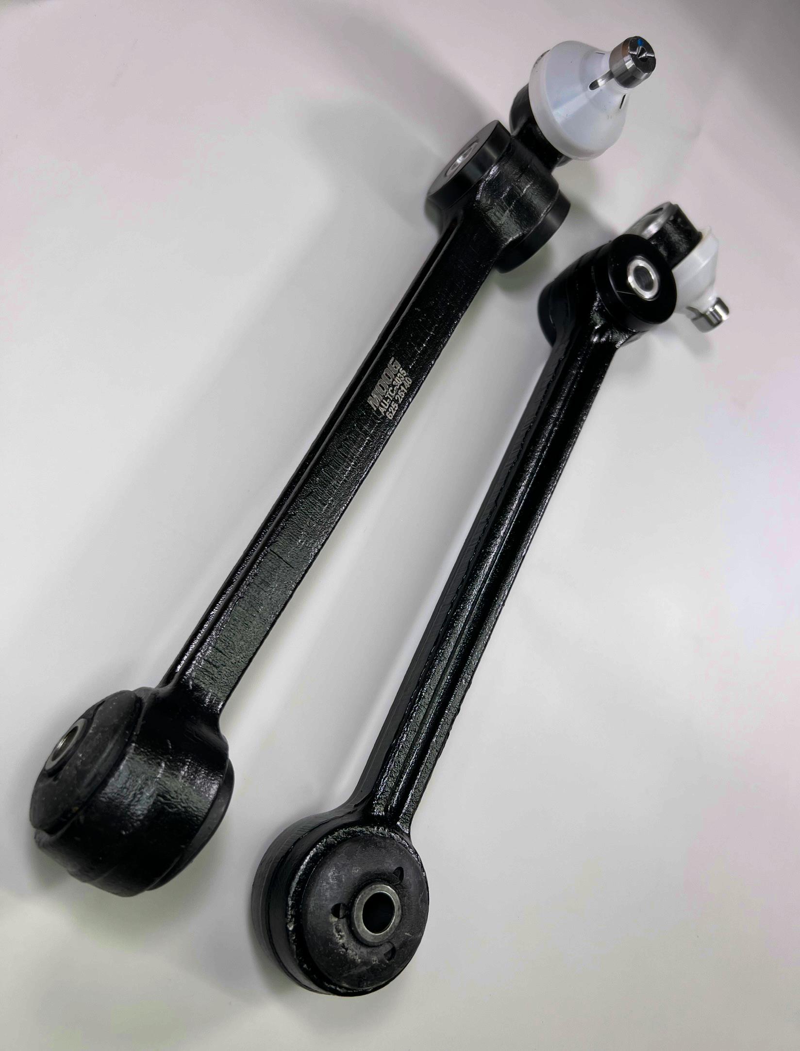 Querlenker Polo G40 links und rechts mit PU-lager für die Stabilisatoraufnahme und innen original