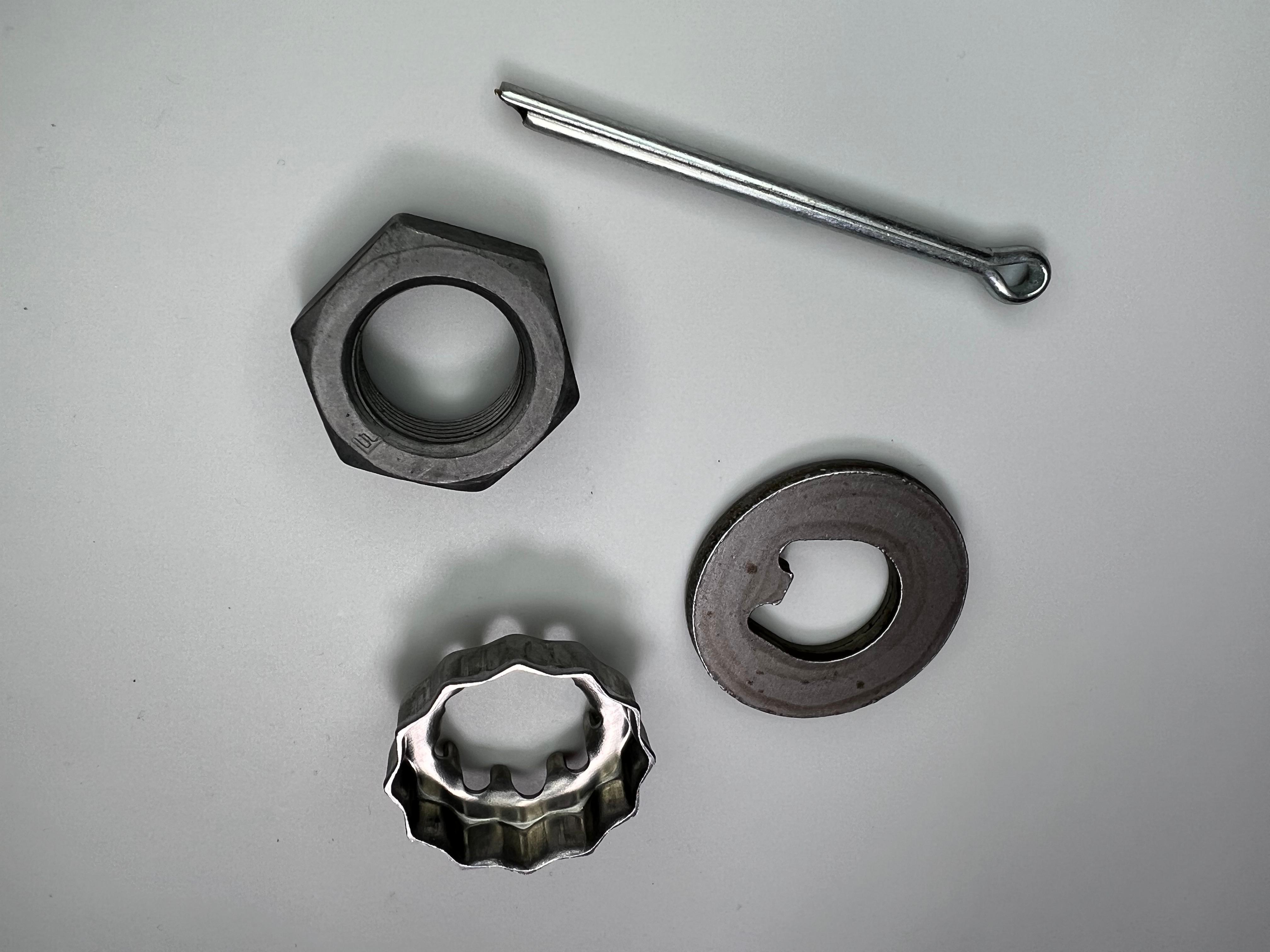 Radlagermutter mit Kronenmutter Einstellplatte Druckplatte und Splint für die Trommelbremse