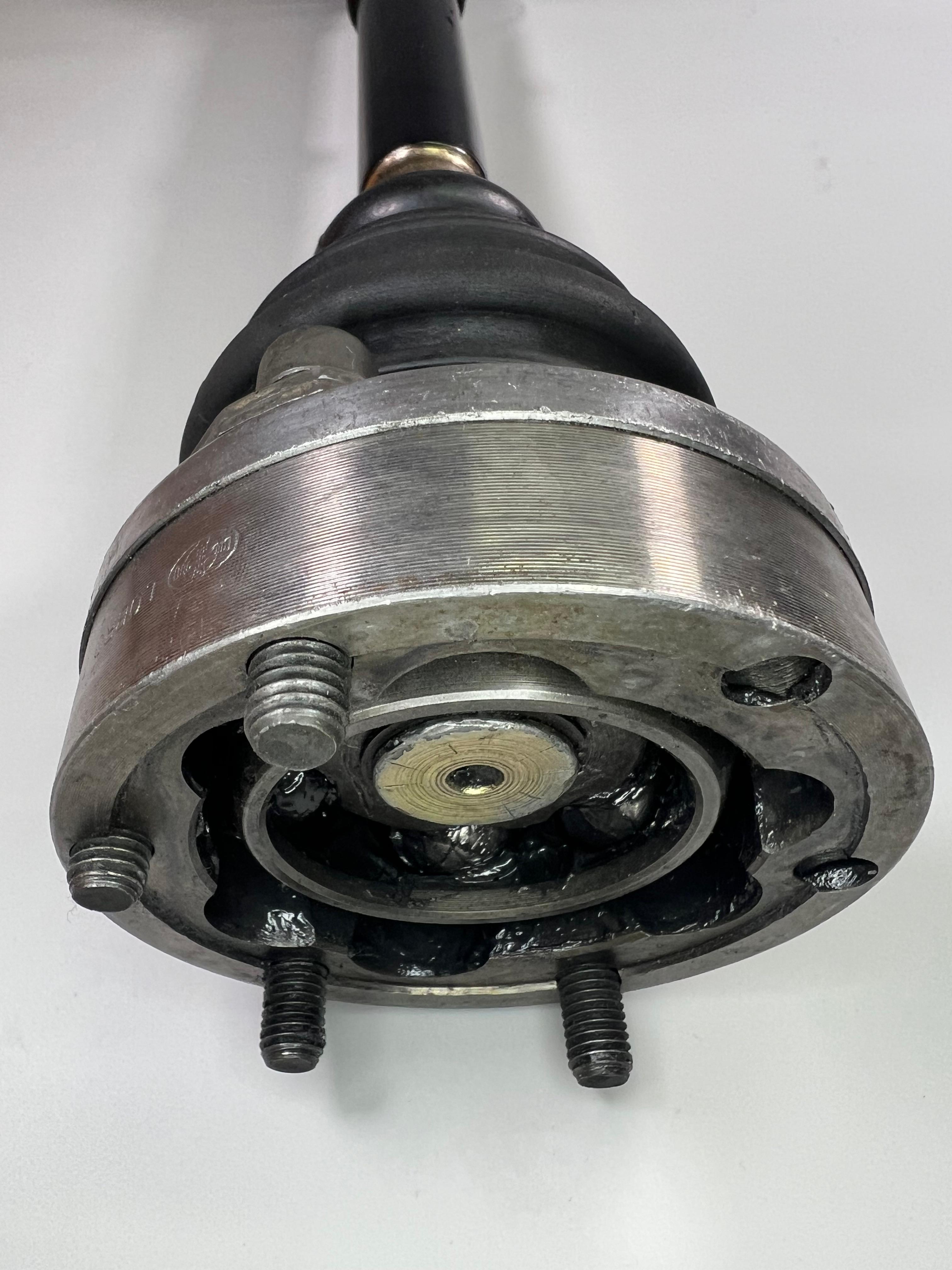 Antriebswelle kurz Golf 1 Vento Caddy Audi mit 020 oder 02A Getriebe