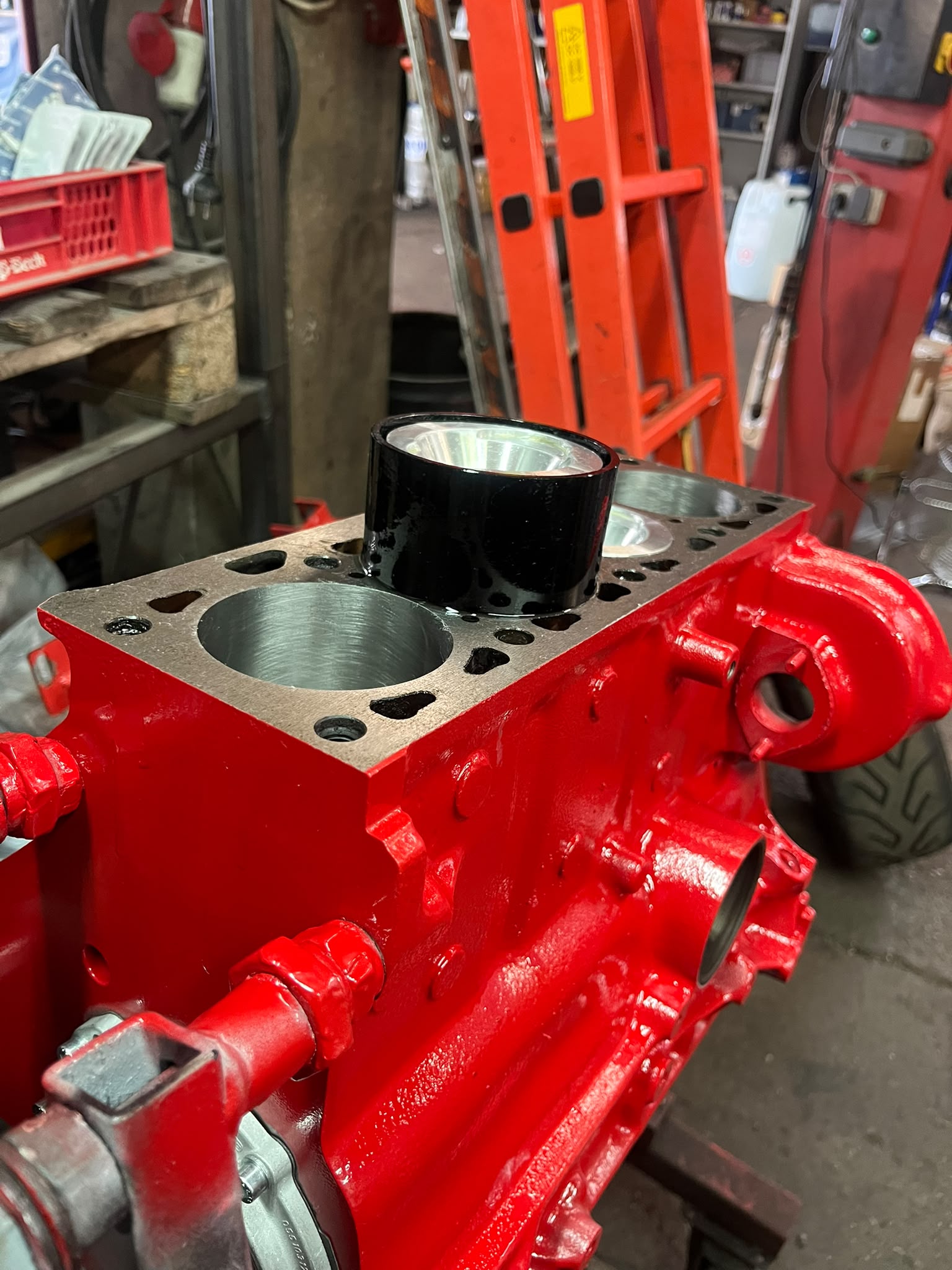 Lack für den Motorblock  in schwarz,rot,silber oder gelb mit Grundierung und Klarlack