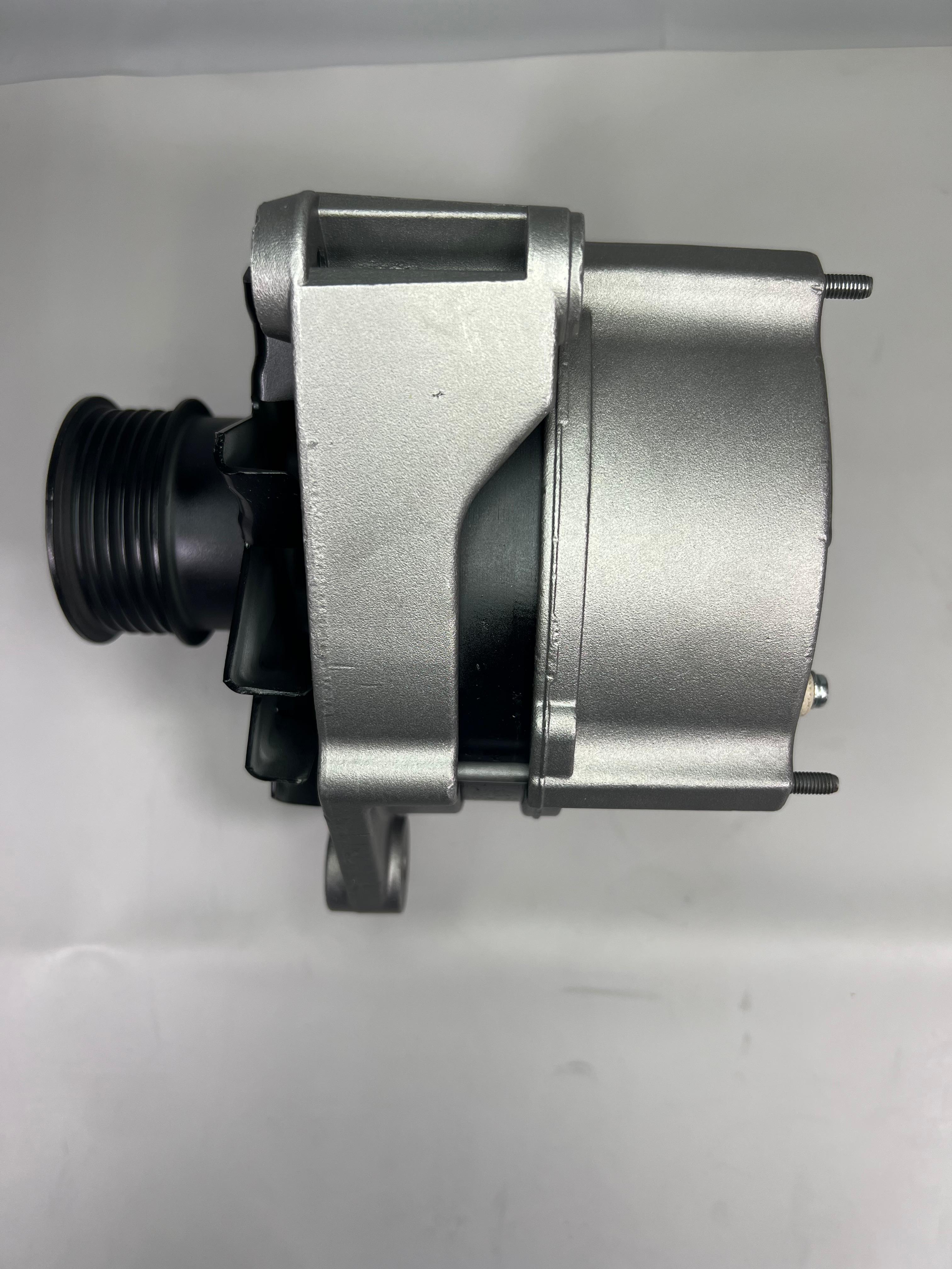 Generator für die Golf, Passat, Corrado mit 90 Ampère mit der original Teilenummer : 073 903 023 A