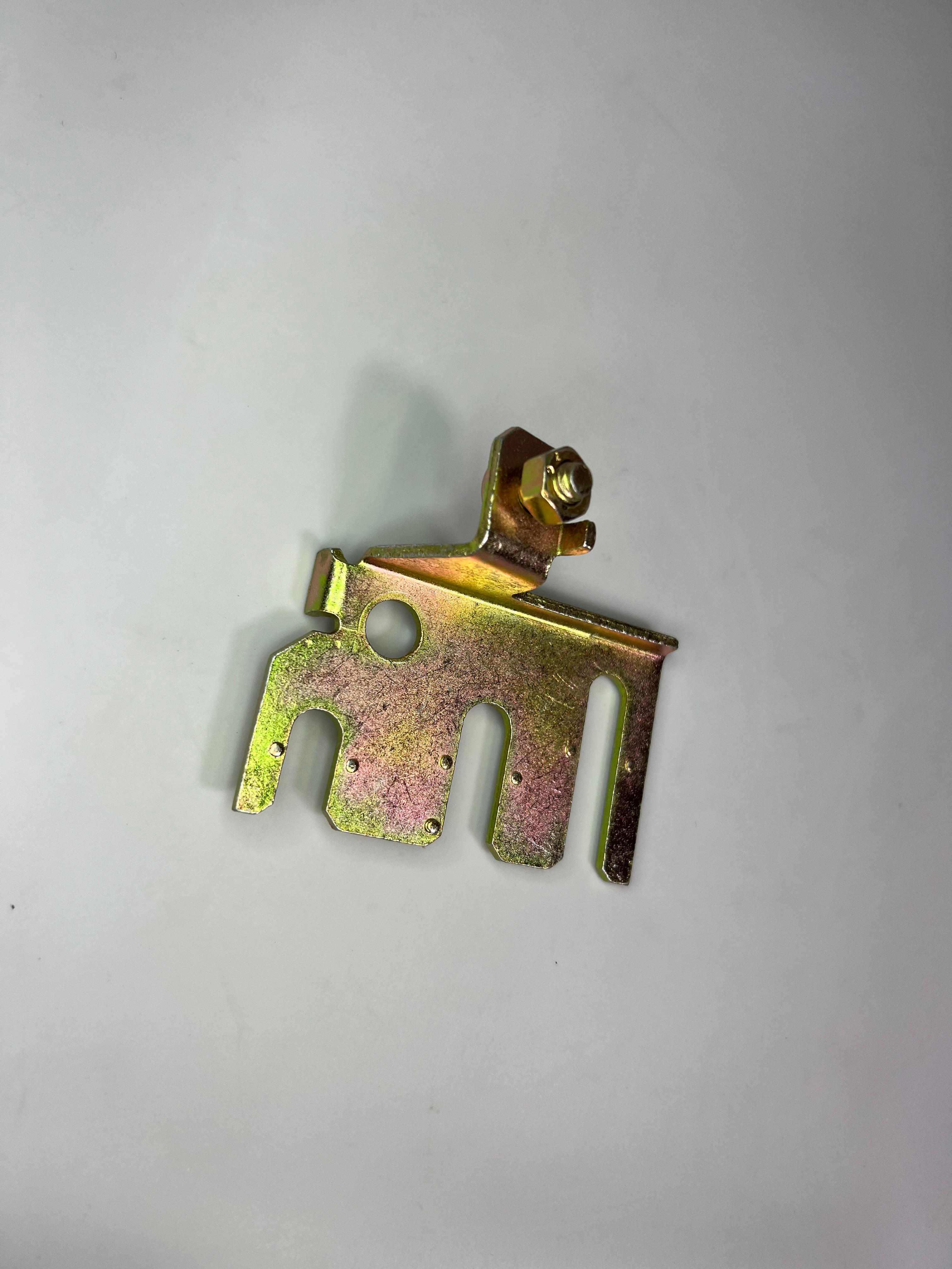 Halter neu aufgebaut für die Stecker der Lambdasonde Generator und Anlasser am Polo