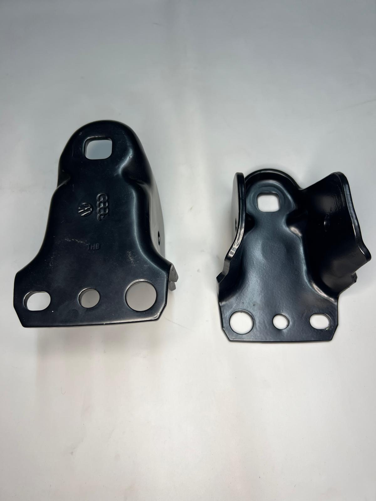 Lagerbock Halter für die Hinterachse zwischen Karosse und Hinterachse