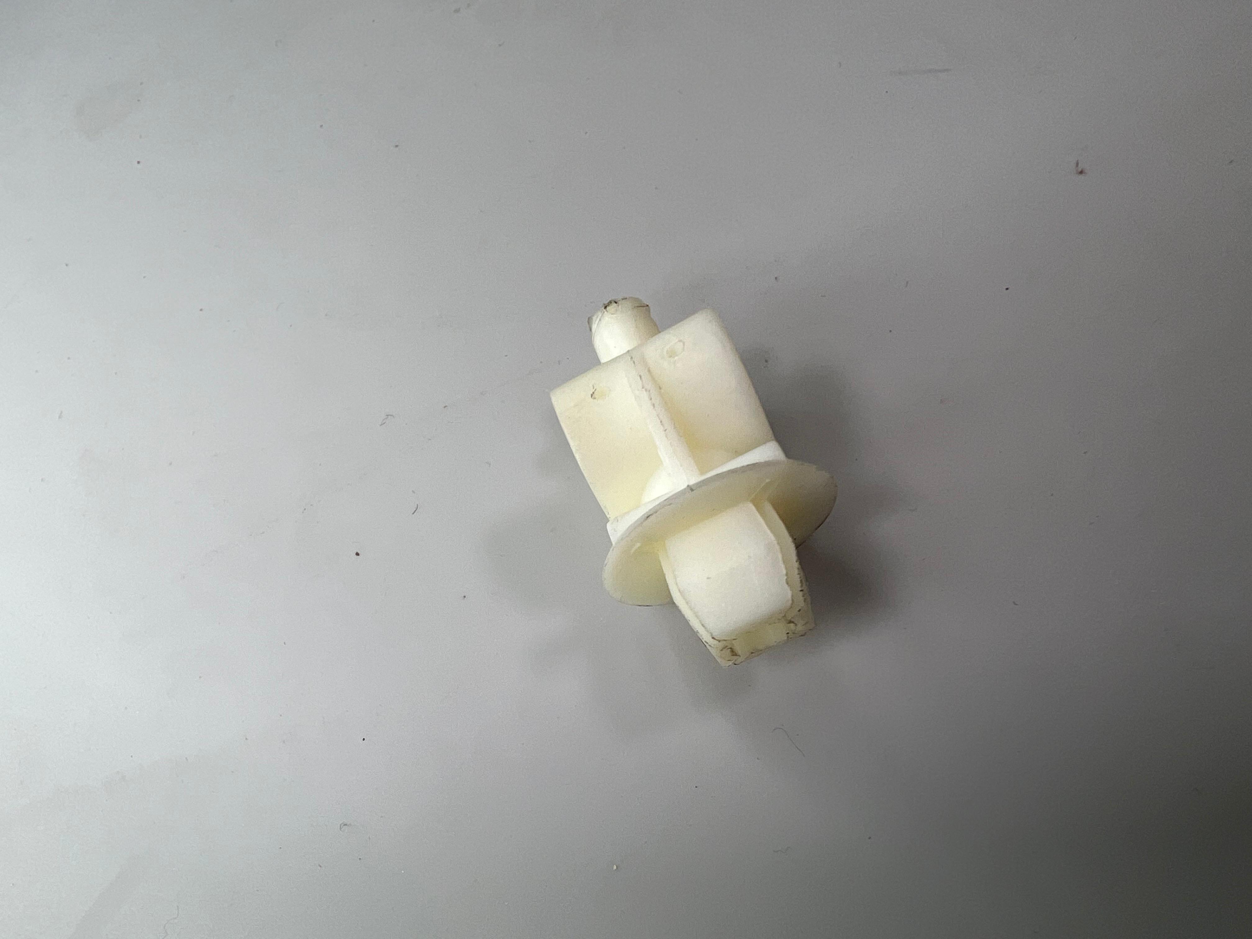 Clip für die Haltestange der Motorhaube