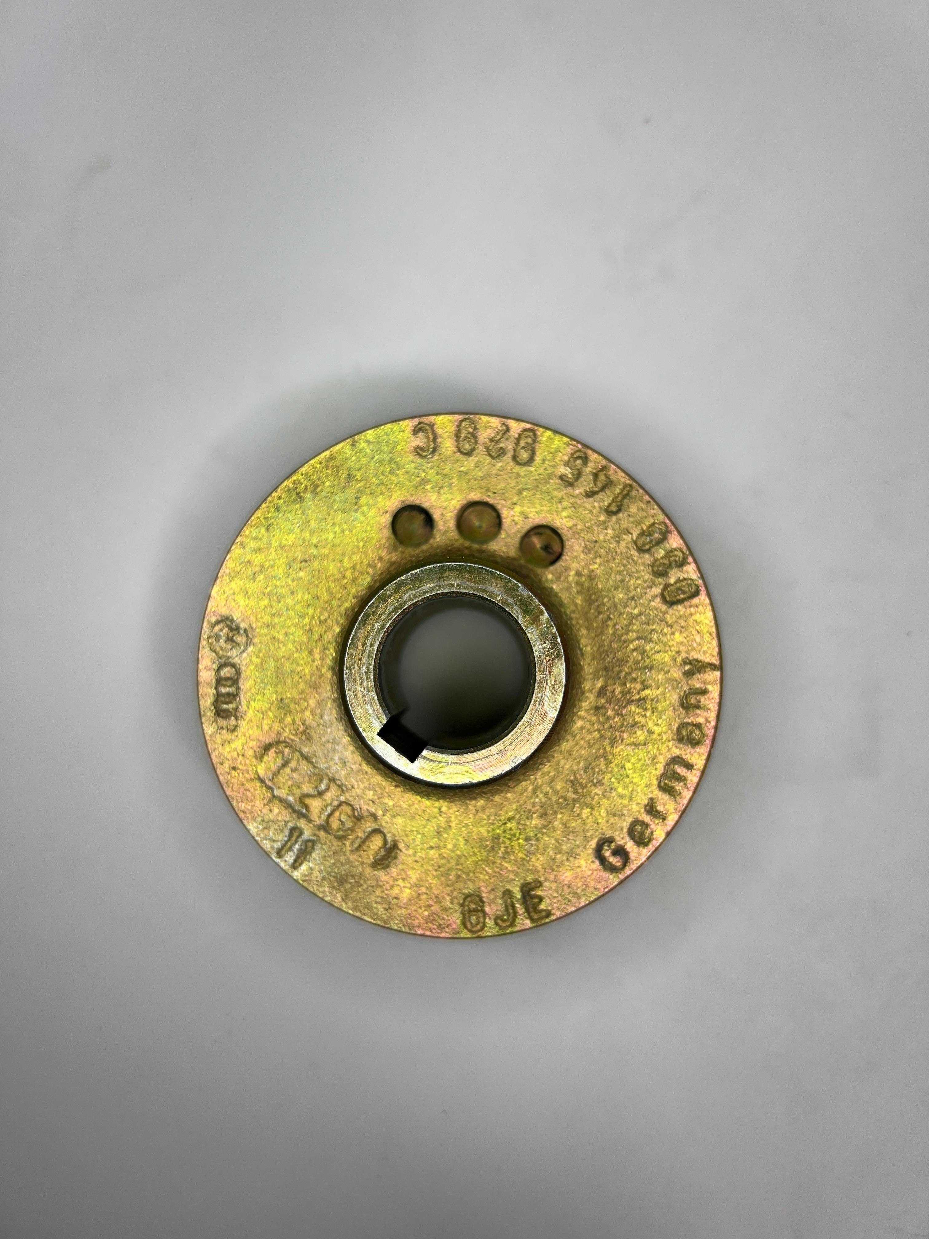 Laderrad Original Polo G40 mit der original Teilenummer : 030 145 929 C