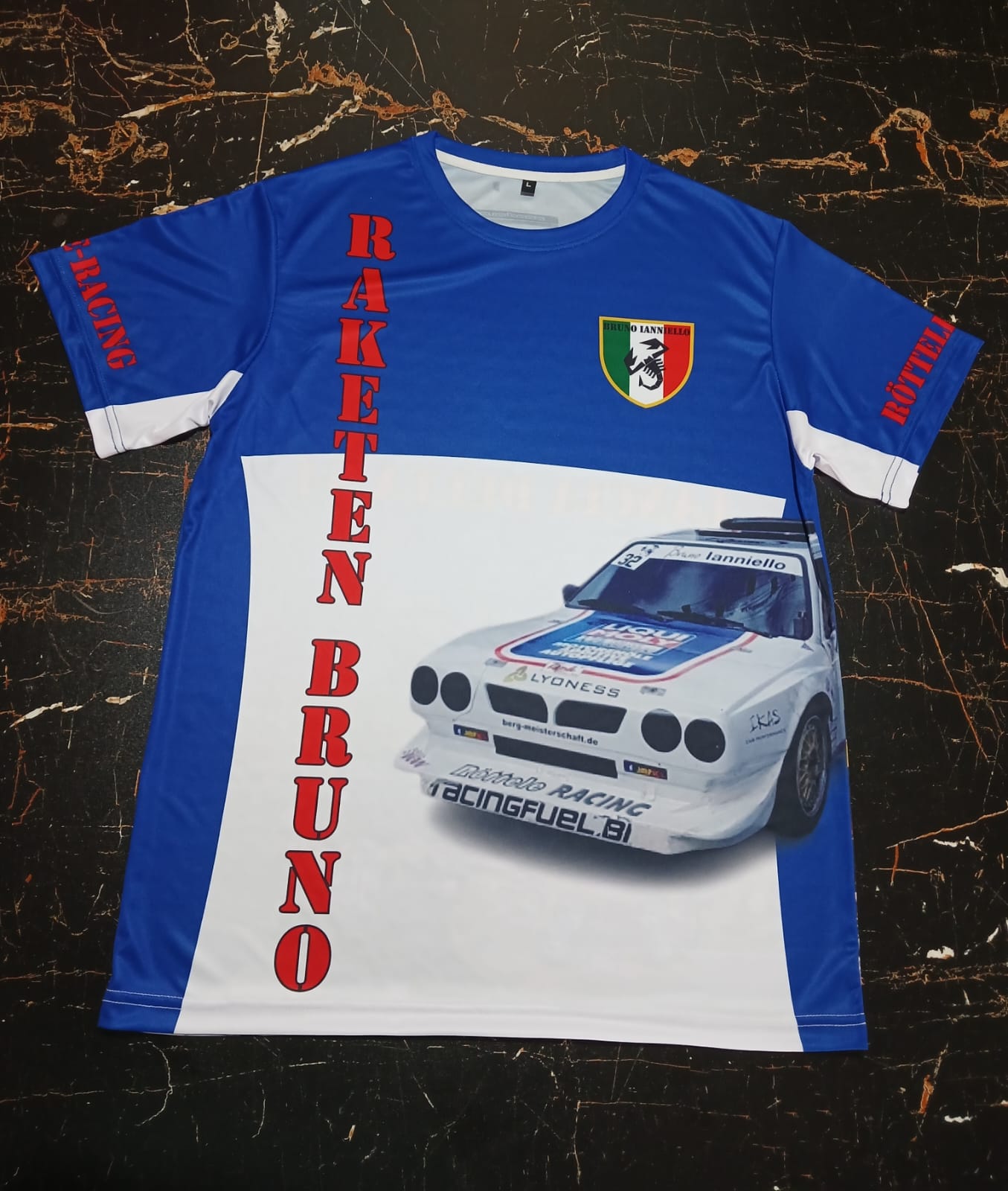 T-Shirt Lancia Delta S4 Design von Bruno Ianniello in der Farbe Königsblau