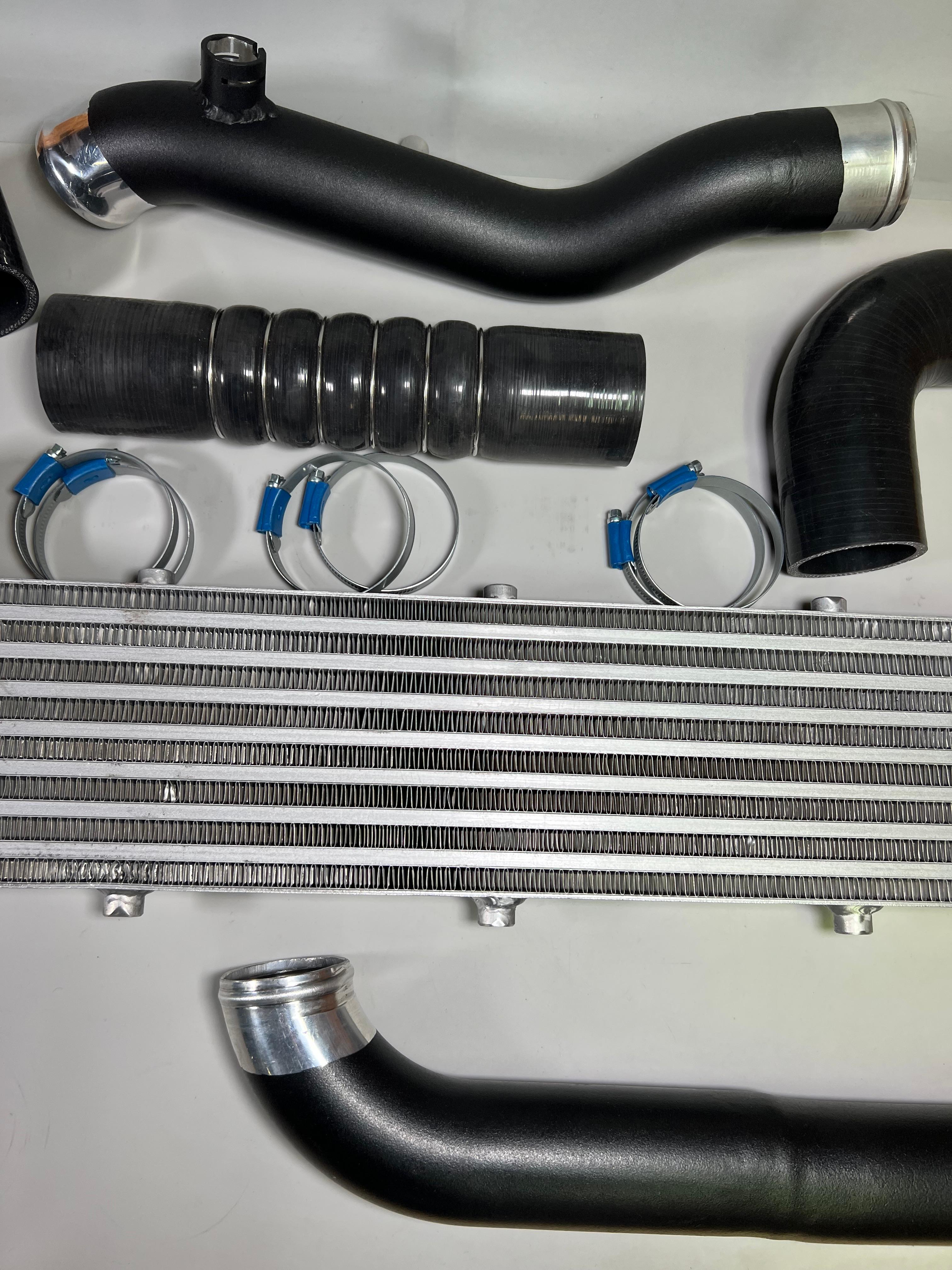 Polo II G40 Ladeluftkühler-Kit mit Ladedruckrohre, Auslassbogen und Schläuchen