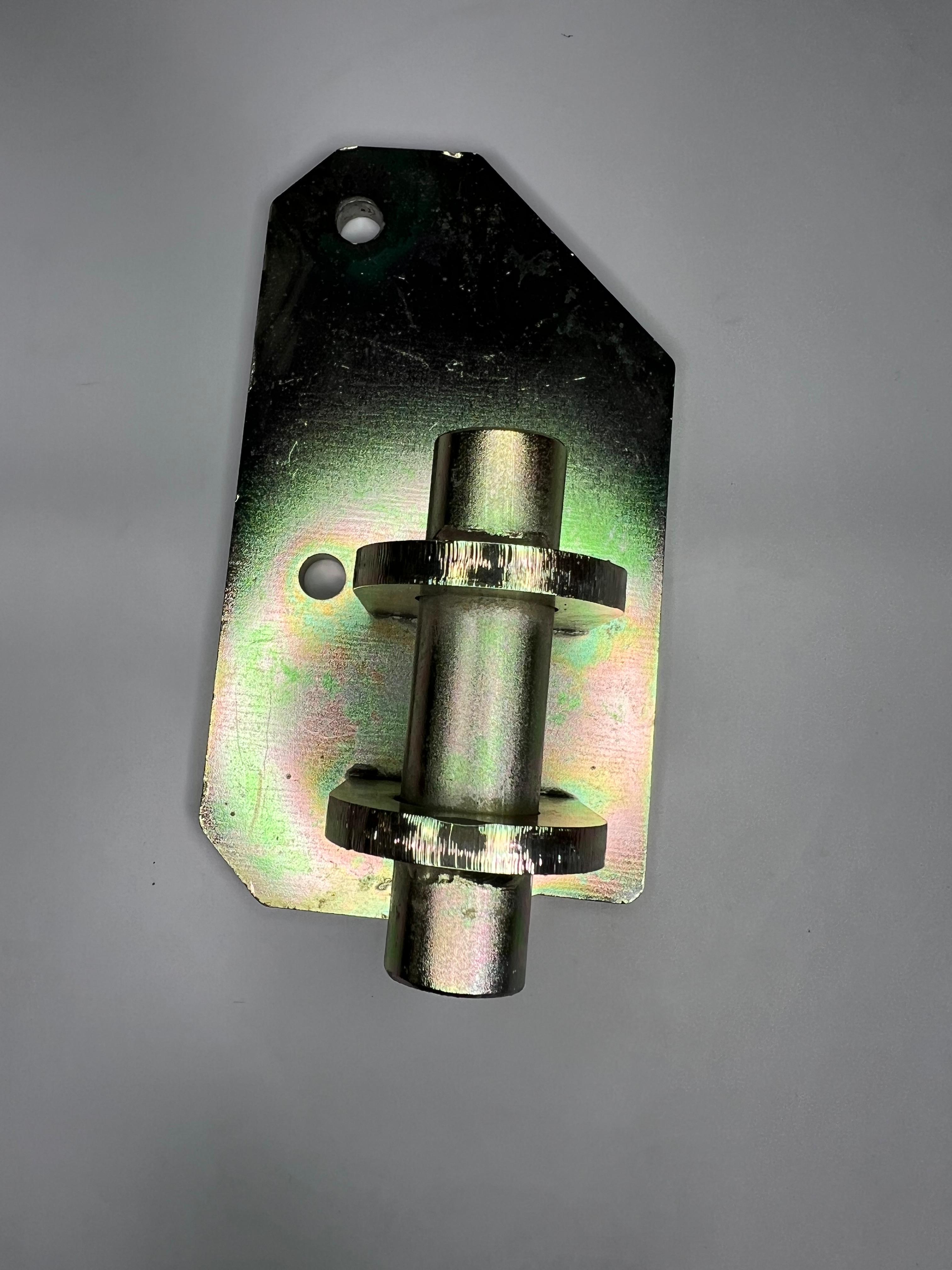 Generatorhalter Lichtmaschinenhalter für die 16VG60 Motoren in der Farbe schwarz