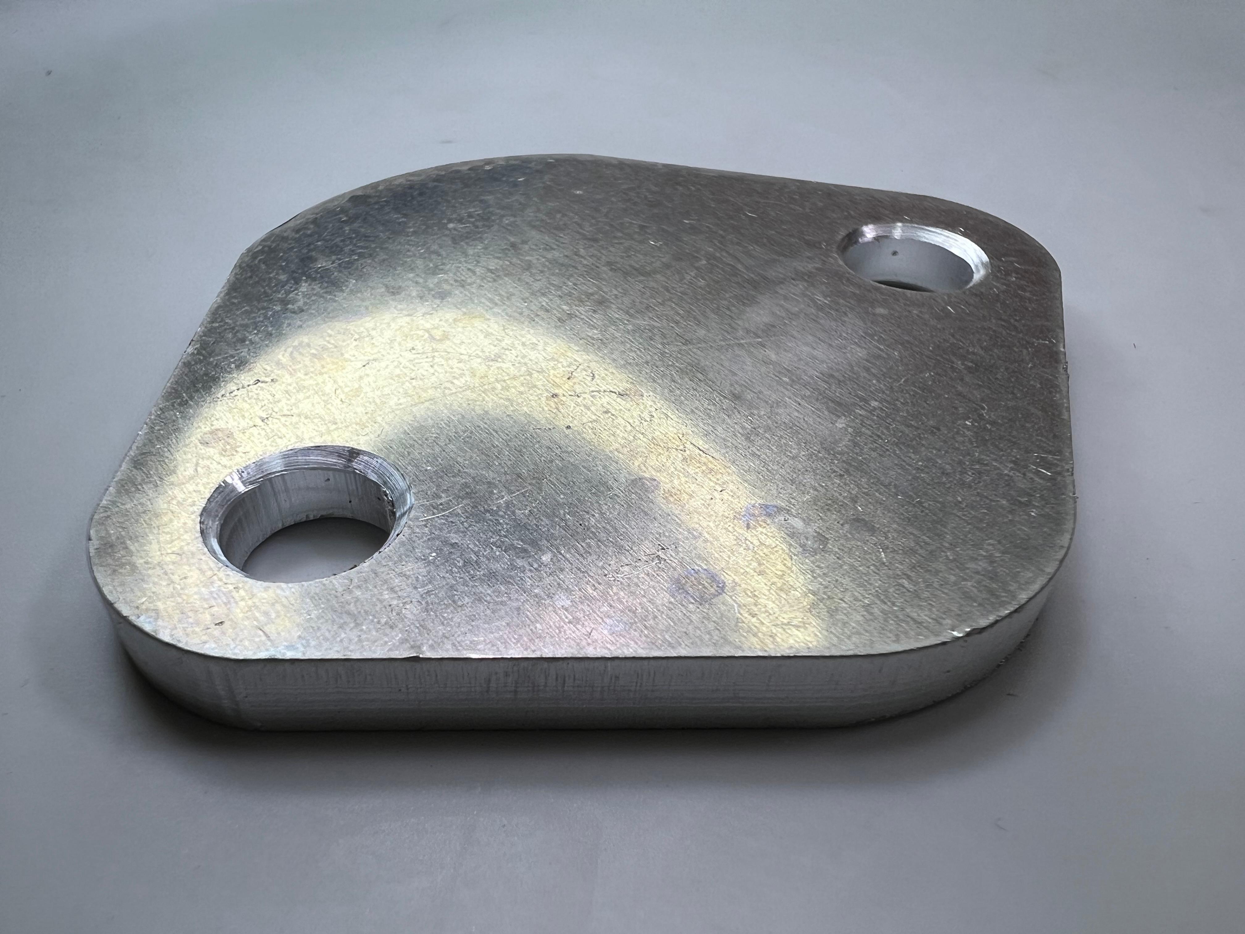 Aluminium Abdeckplatte für die mechanische Kraftstoffpumpe Polo 1 mit Schlepphebelkopf bis Baujahr 1