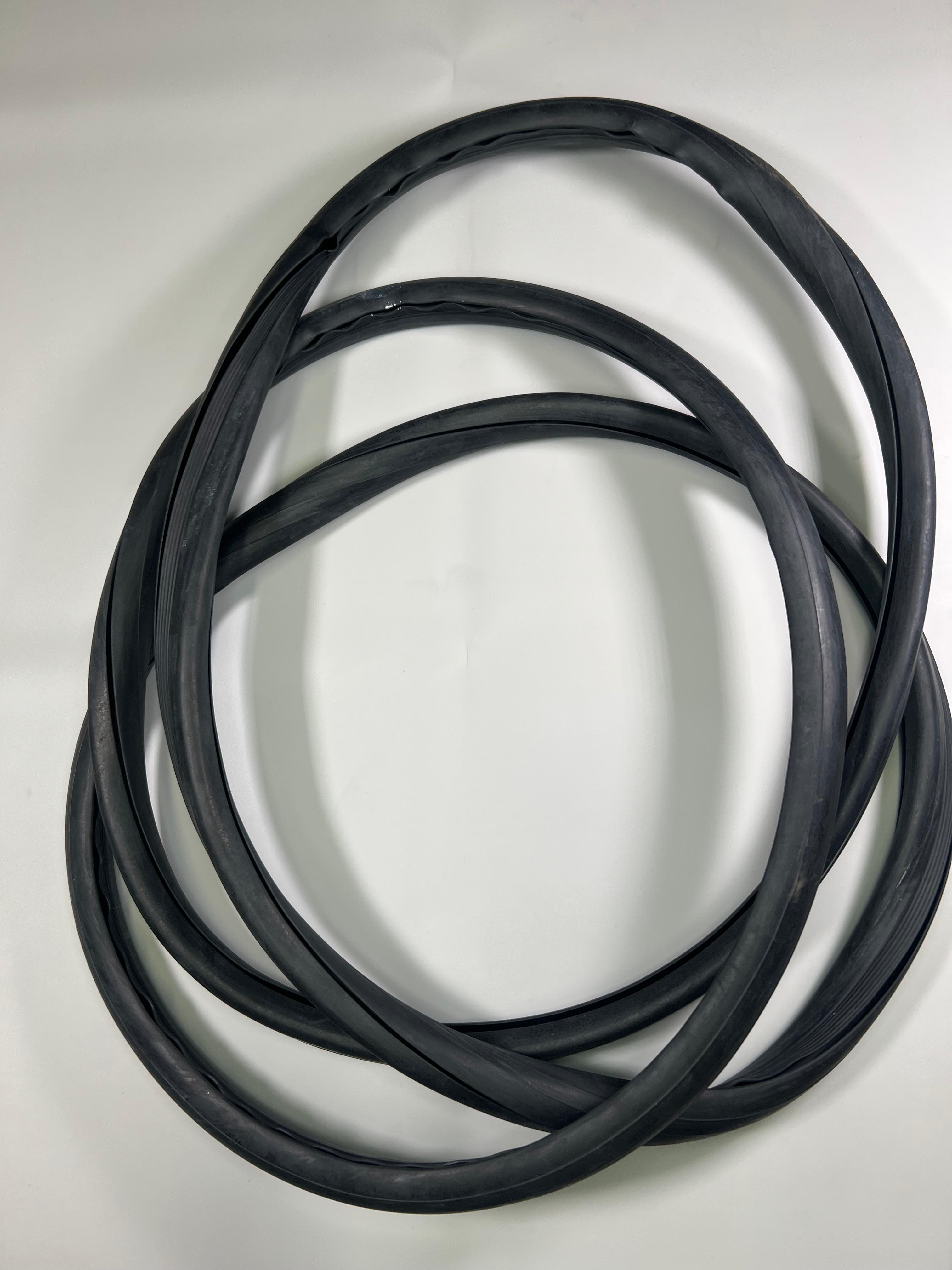 Dichtungsgummi für die Windschutzscheibe Polo II und III G40
