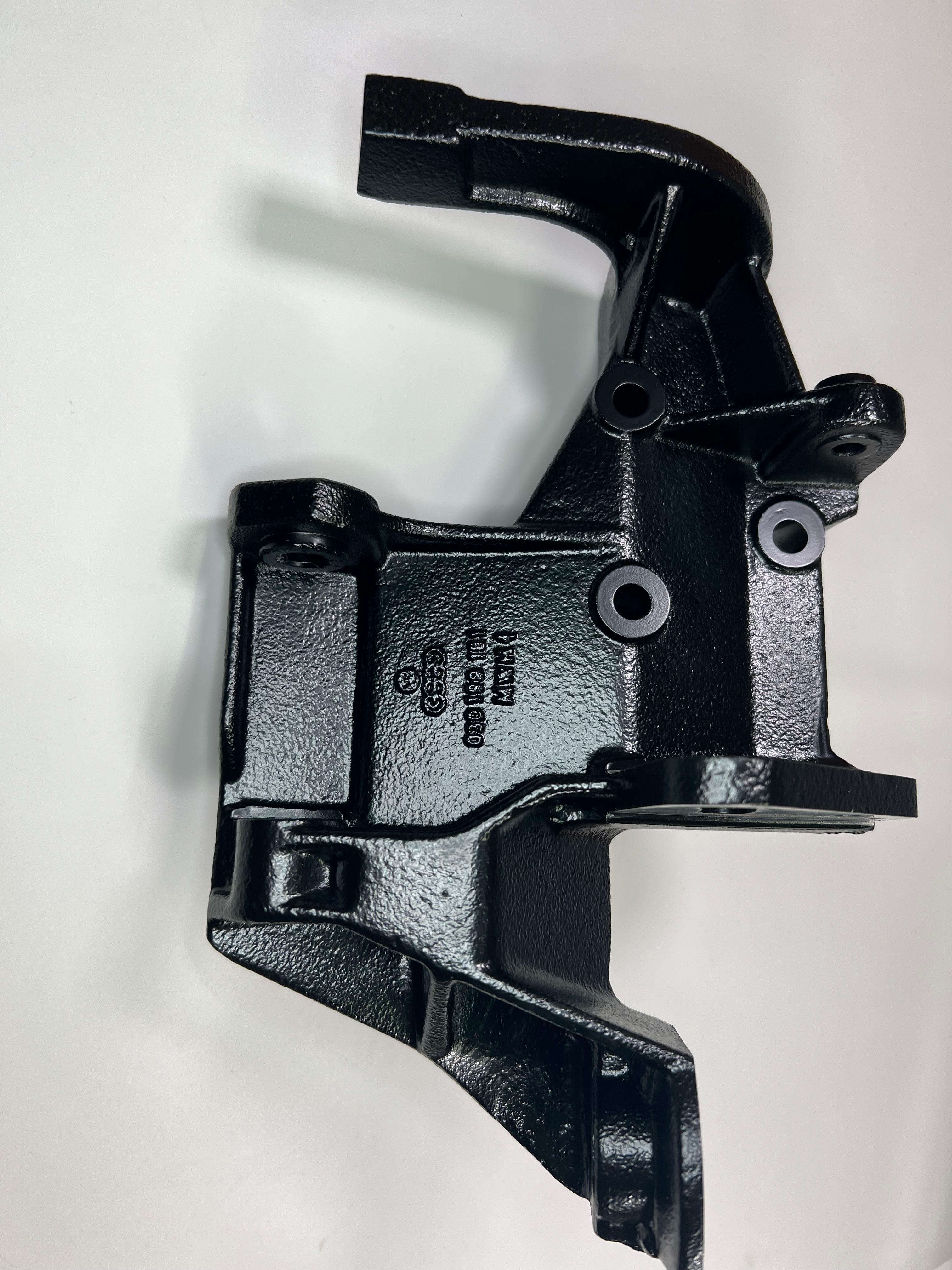 Halter für G40 oder G60 Lader im Polo G40 mit 3 Befestigungsschrauben