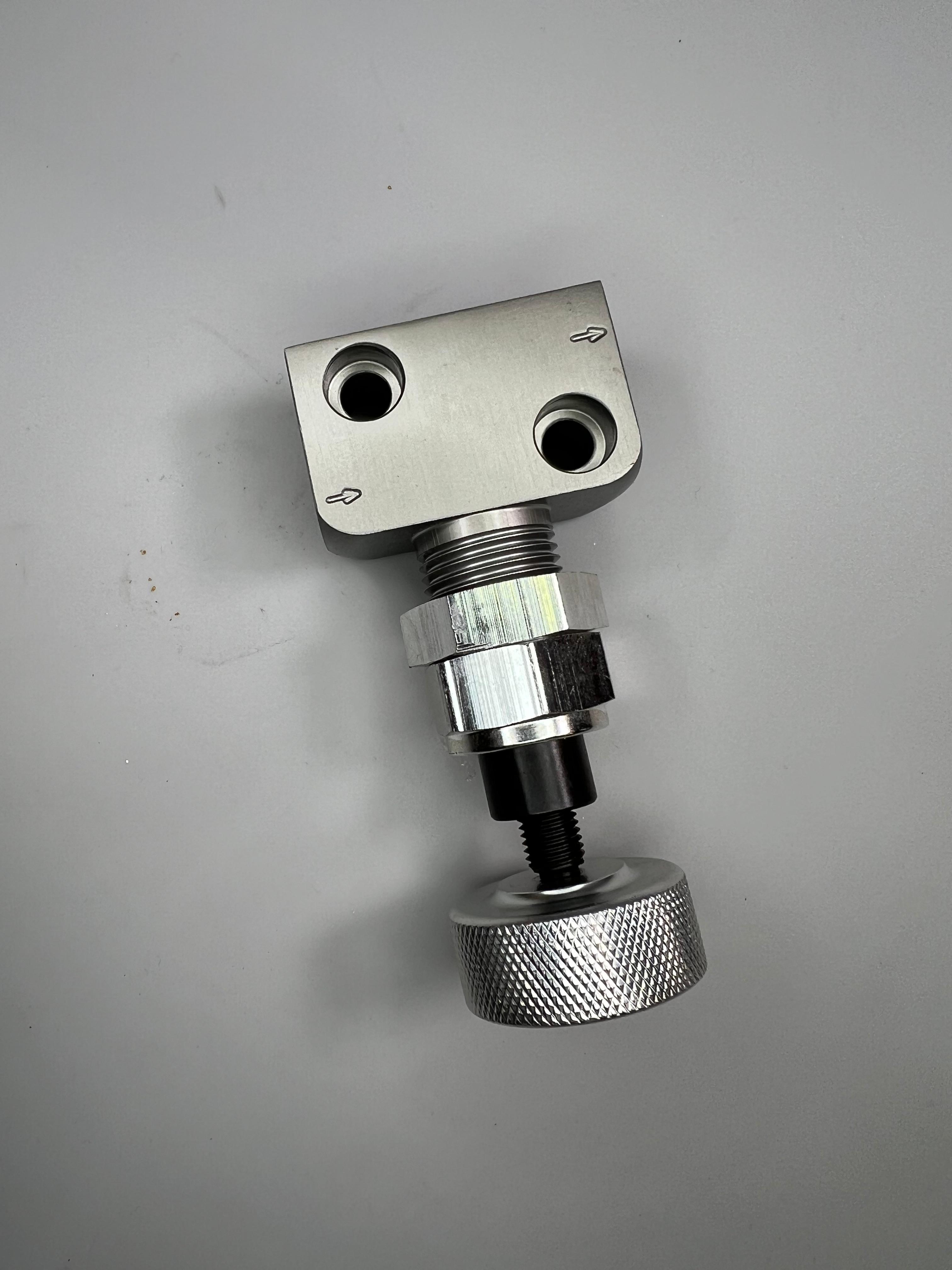 Bremskraftregler Einstellbares Ventile Ausführung mit Verstellschraube  M10x1,0 Gewindeanschluss