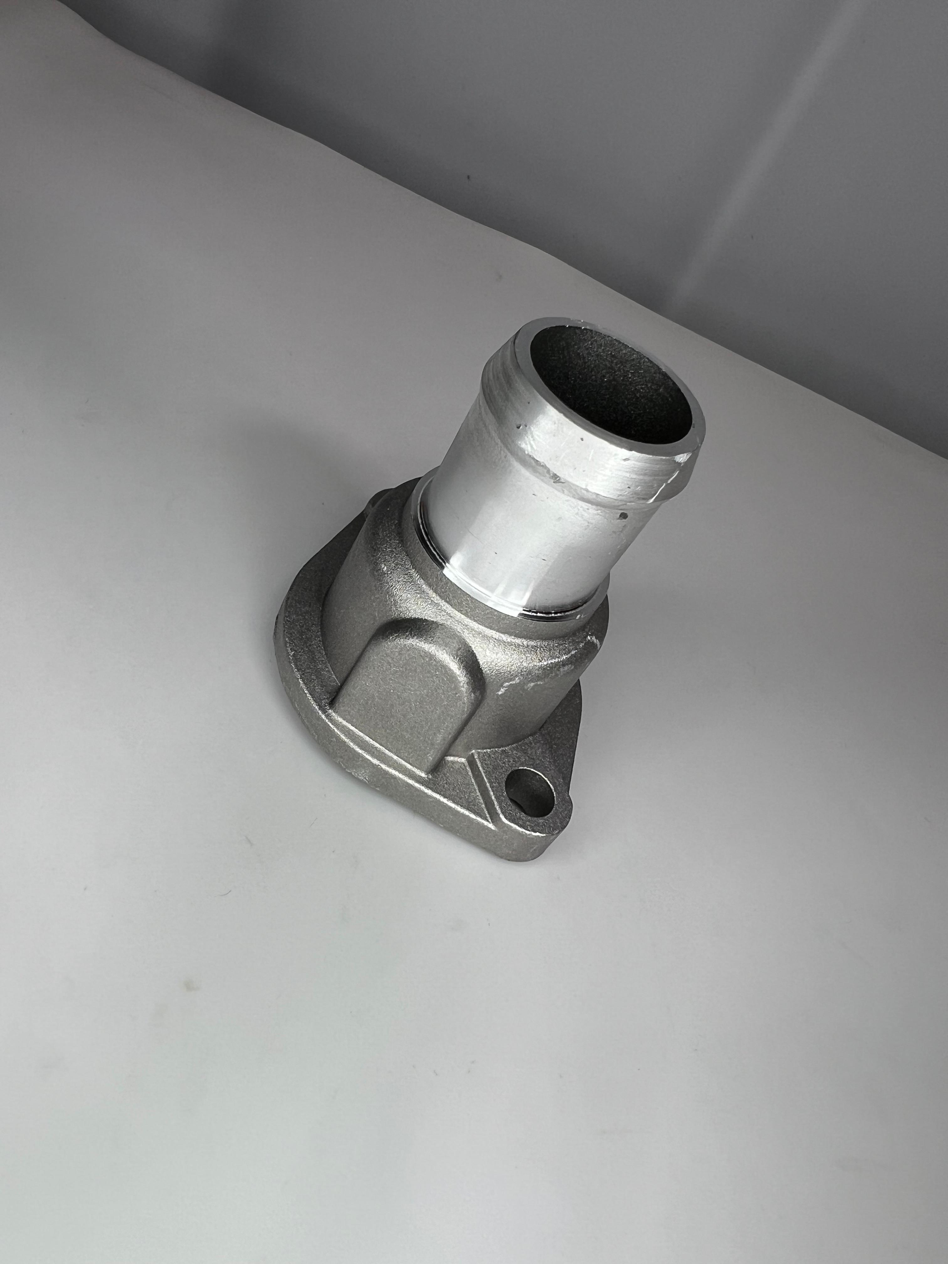 G60 Wasserflansch am Zylinderkopf links aus Aluminium Feinguss mit Dichtring