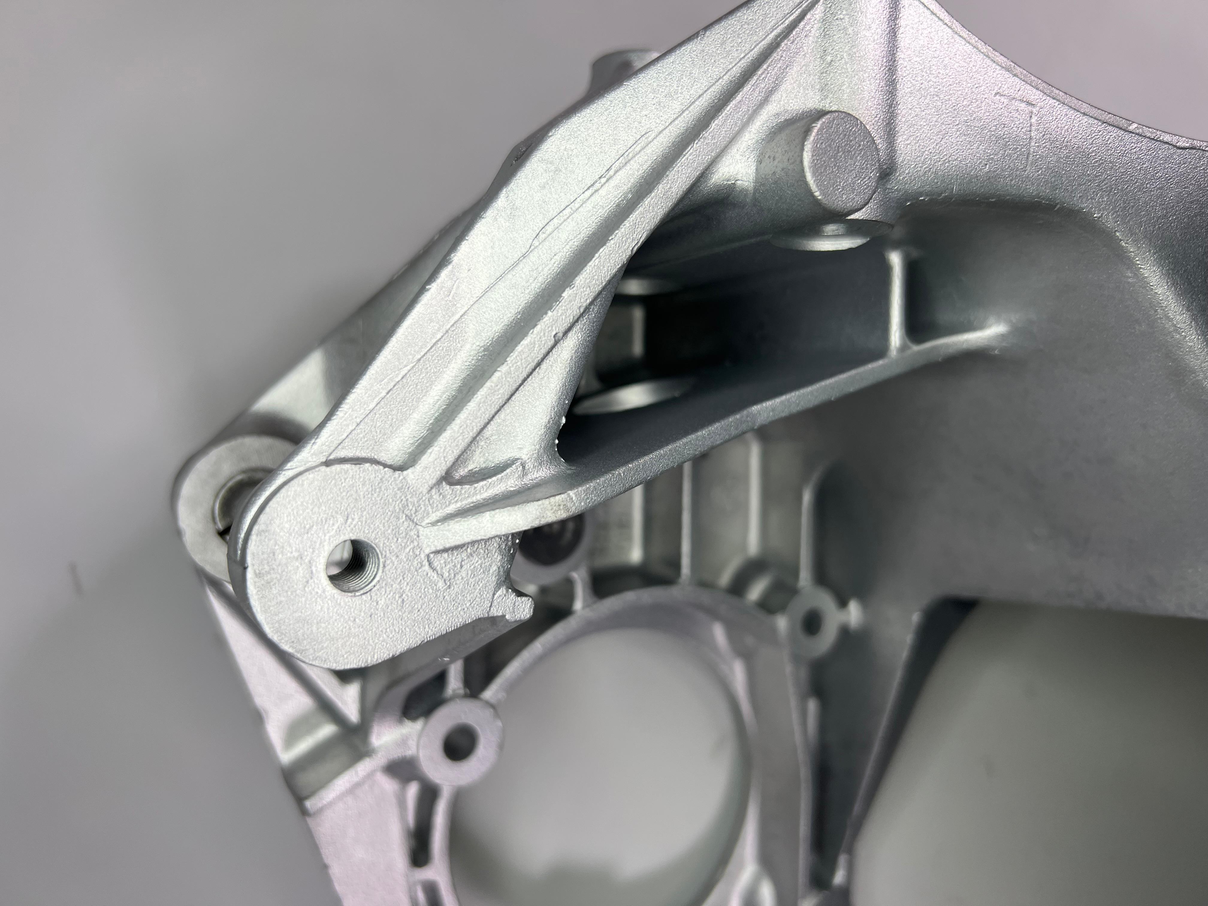 Halter für G60 Lader original Teilenummer : 037 145 491 A